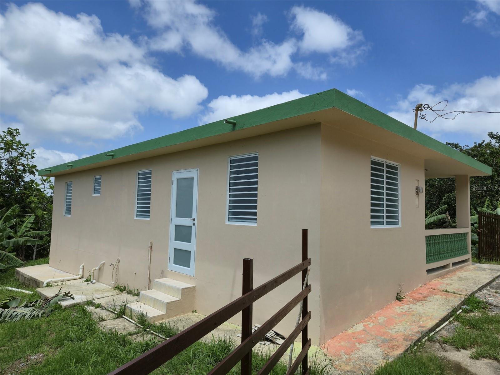 PR 723 KM 8.9 INT. HAYALES WARD