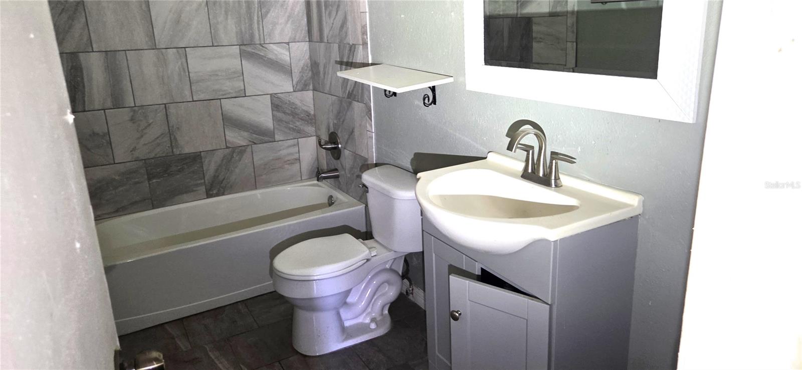 LENA VISTA SUB - Residential