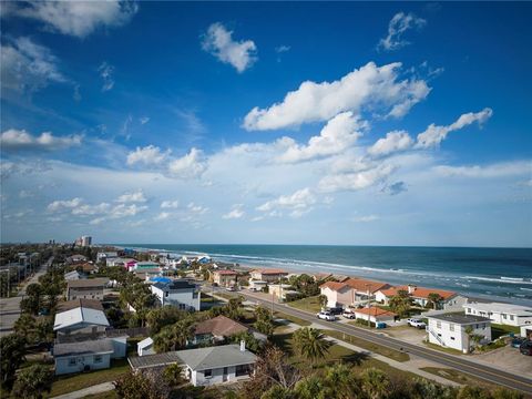 A home in PORT ORANGE