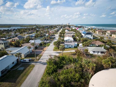 A home in PORT ORANGE