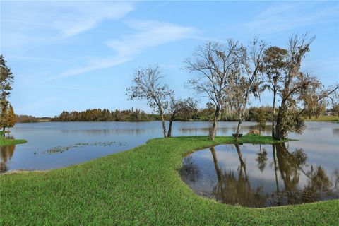 A home in LAKELAND