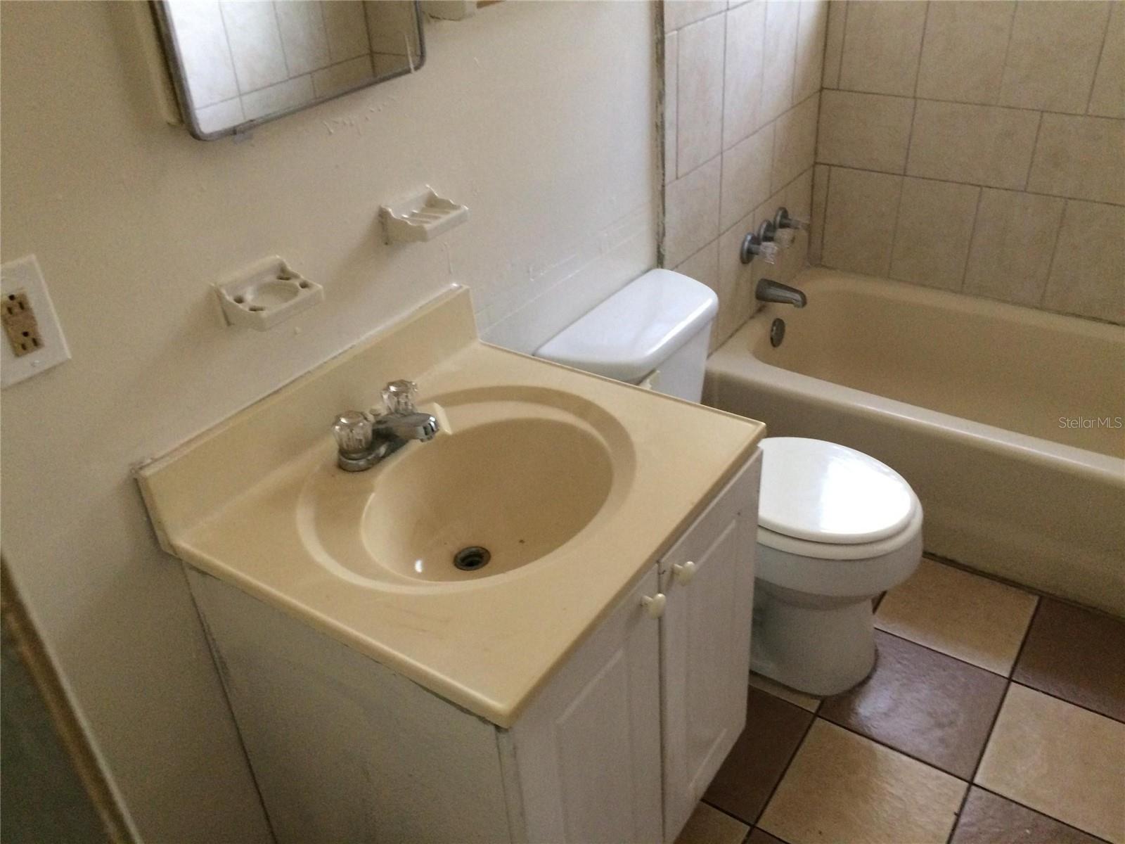 CEDAR HILLS ESTATE UNIT 08A - Residential Lease