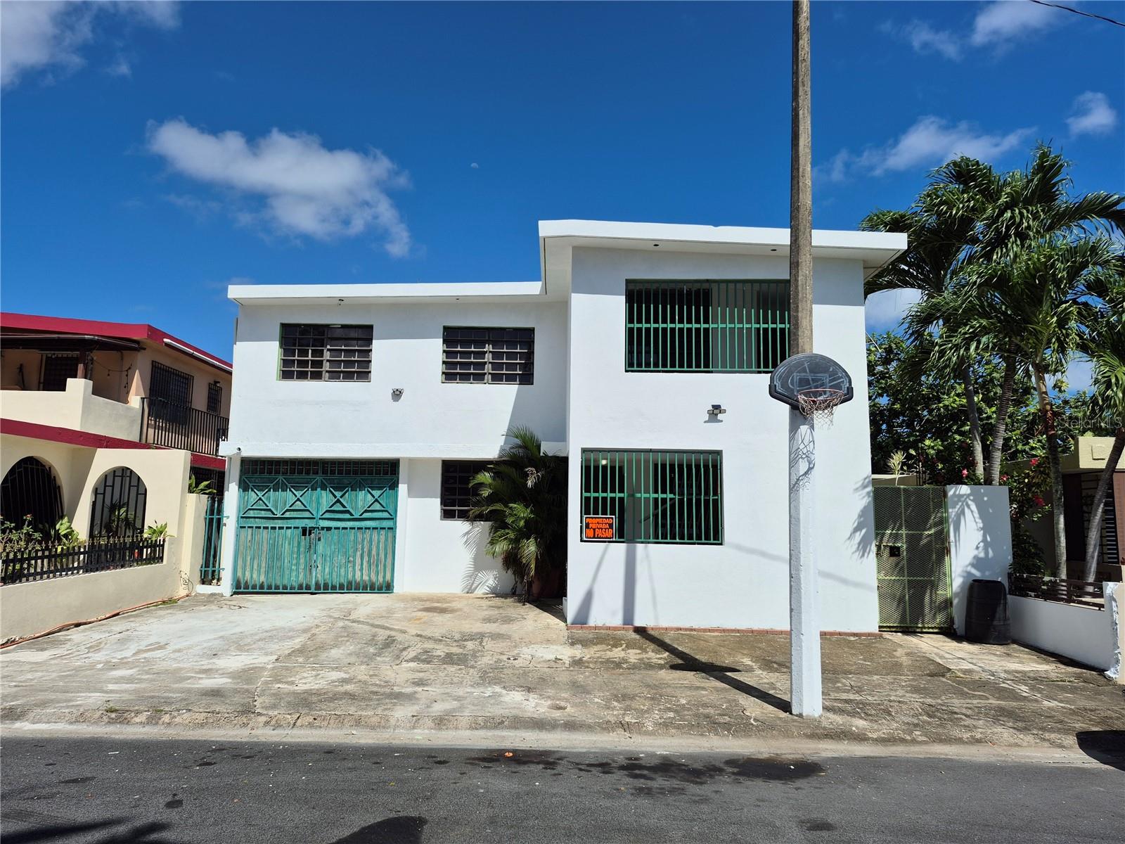 Charming Duplex for Sale in Carolina, Puerto Rico
Discover the perfect blend of comfort, convenience, and island charm with this stunning home located in the vibrant heart of Carolina, Puerto Rico. Nestled in a serene residential neighborhood, this property offers the ideal investment opportunity or a perfect family home.
Property Features:
• Prime Location: Situated just minutes’ drive by car away from a police and fire station, local shops, restaurants, and Parque Julia de Burgos. Whether you’re looking for a relaxed beach day, or a lively night out, everything is within reach.
• Two Spacious Units: The duplex features two independent units, each boasting a spacious layout. Each unit includes:
o 2 Bathrooms
o Open-concept living and dining area perfect for entertaining
o Fully functional kitchen
o Ample natural light streaming through large windows
• Modern and Well-Maintained: Both units have ceramic tile floors throughout and secure windows and doors provide peace of mind.
• Investment Opportunity: Whether you are looking to live in one unit and rent the other, or use both as rental properties, this duplex is an excellent opportunity to generate rental income. The location and amenities make it highly attractive for both long-term and vacation renters.
• Private Parking: Each unit comes with its own designated parking space, ensuring convenience for residents.
• Carolina is one of Puerto Rico’s most sought-after areas, combining a suburban feel with easy access to the lively city life. Just a short drive from the San Juan International Airport, Carolina is known for its vibrant culture, stunning beaches like Isla Verde, and an array of dining, shopping, and entertainment options.
Don't miss your chance to live in or invest in this exceptional property!