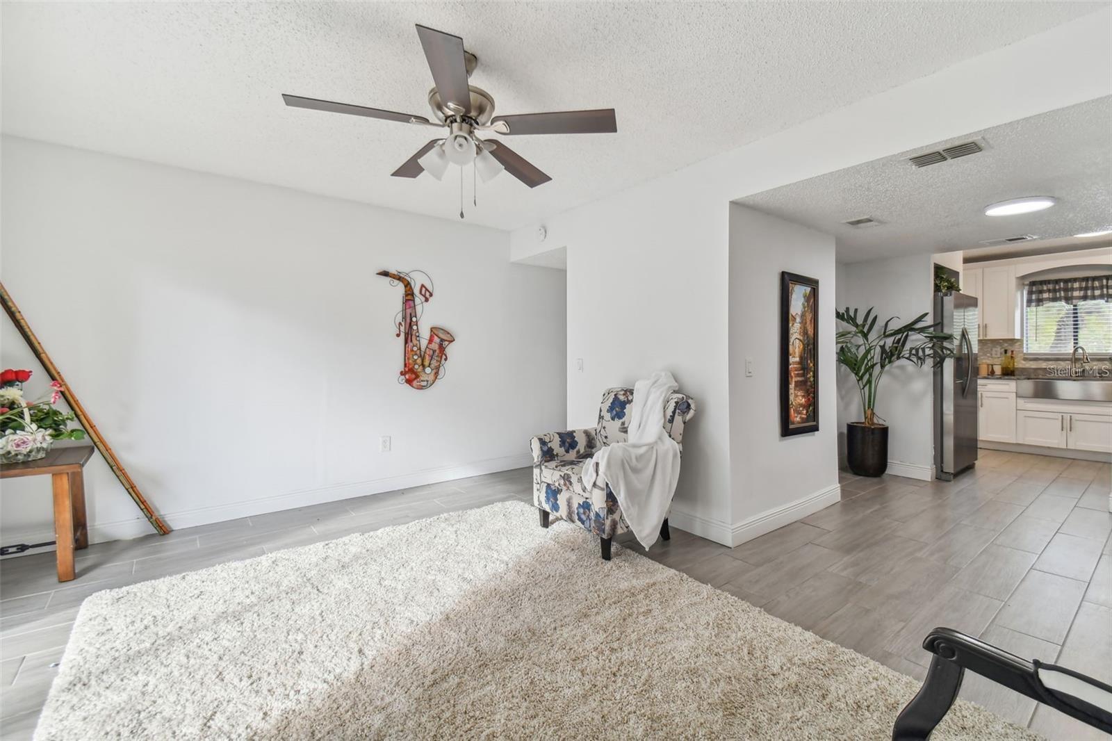 4427 DYLAN LOOP 190