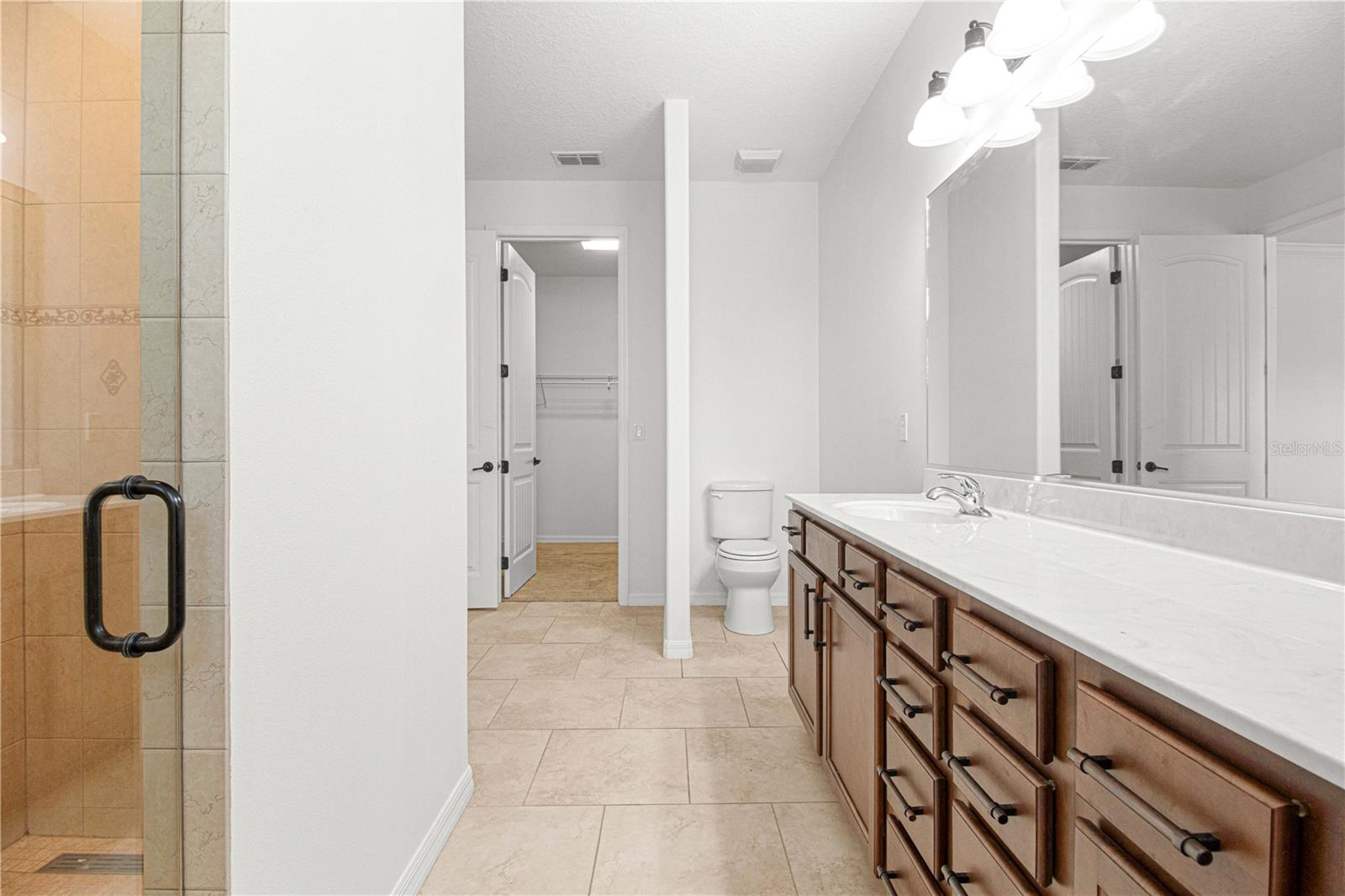 ON TOP OF THE WORLD - Residential