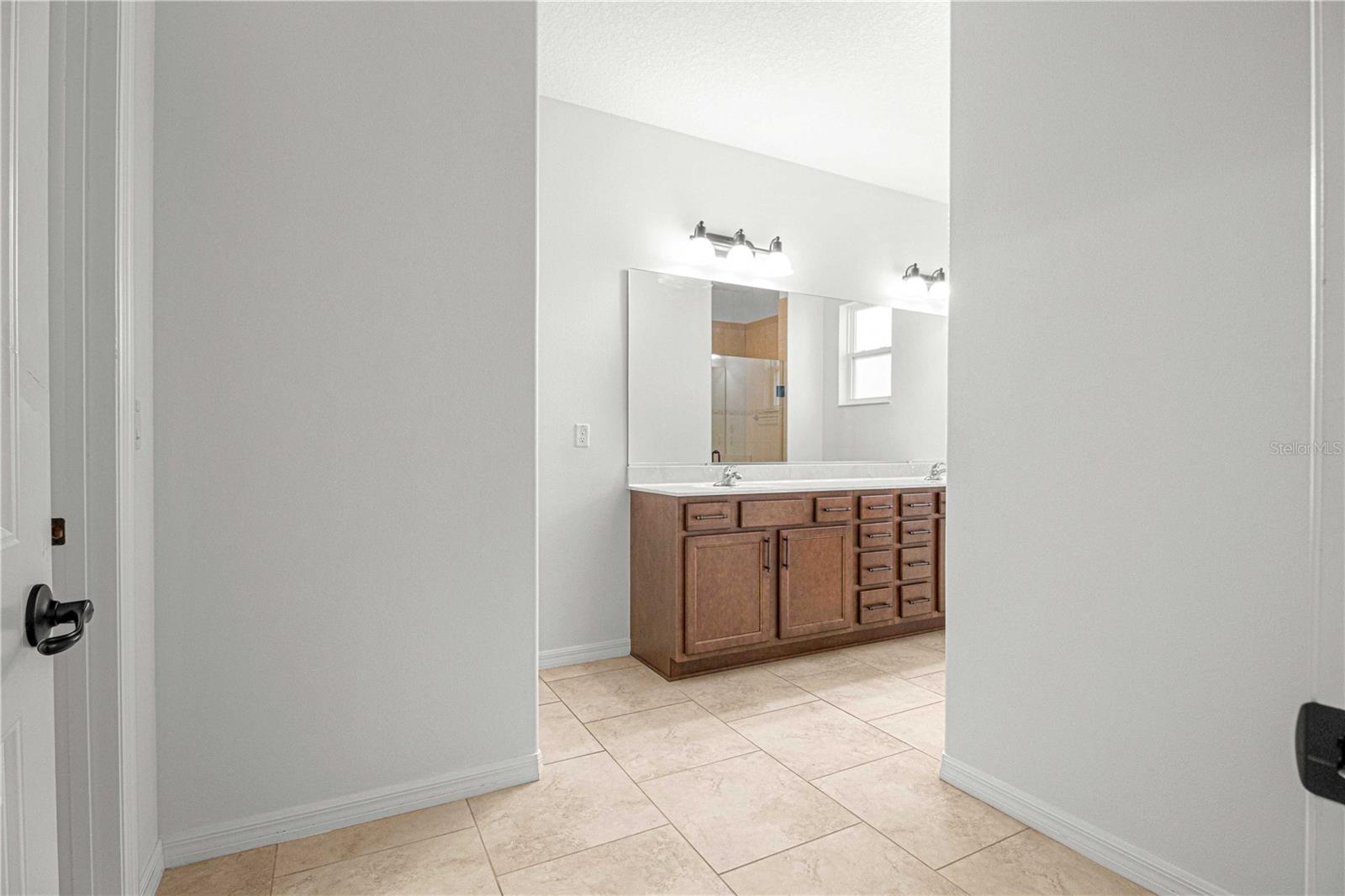 ON TOP OF THE WORLD - Residential