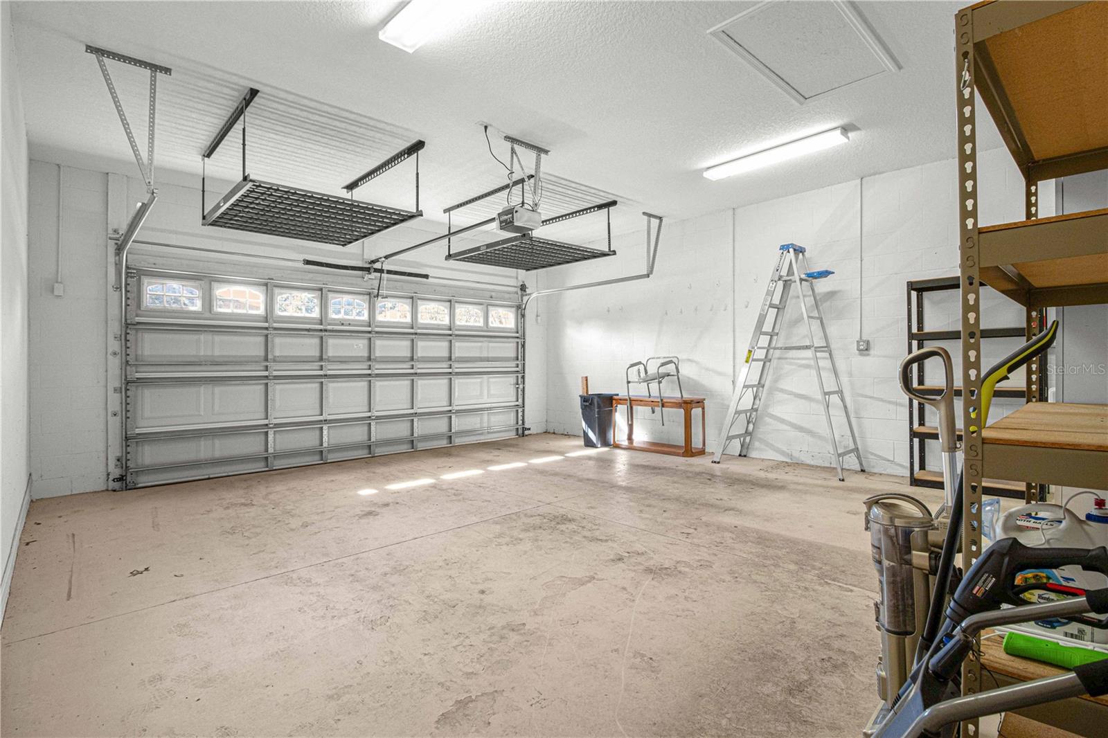 ON TOP OF THE WORLD - Residential