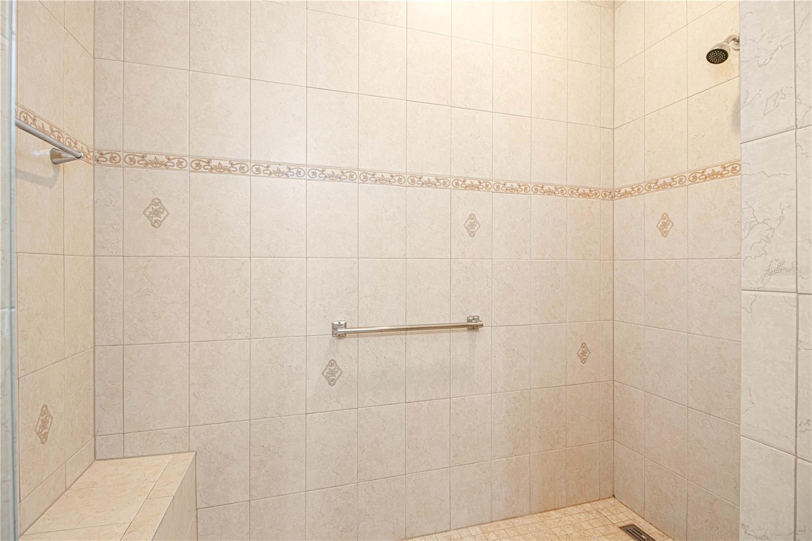 ON TOP OF THE WORLD - Residential