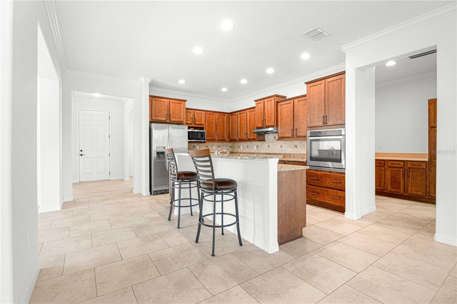 ON TOP OF THE WORLD - Residential