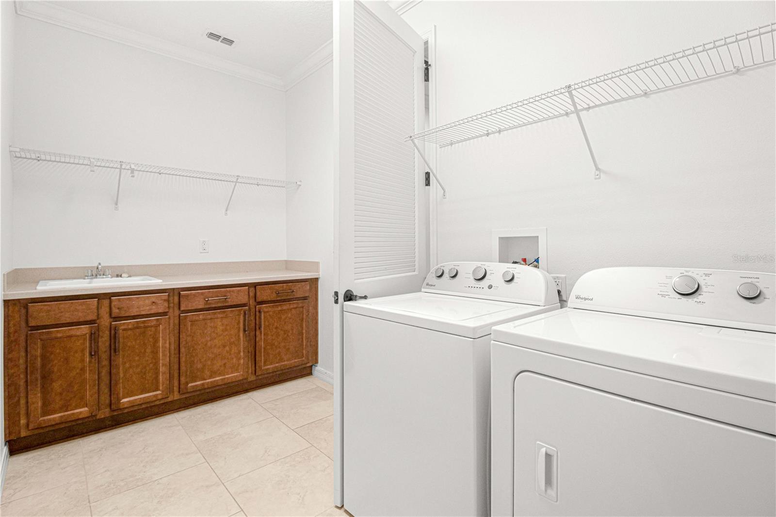 ON TOP OF THE WORLD - Residential