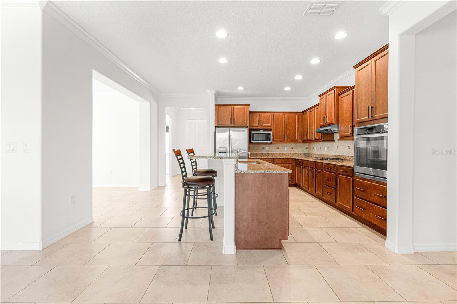 ON TOP OF THE WORLD - Residential