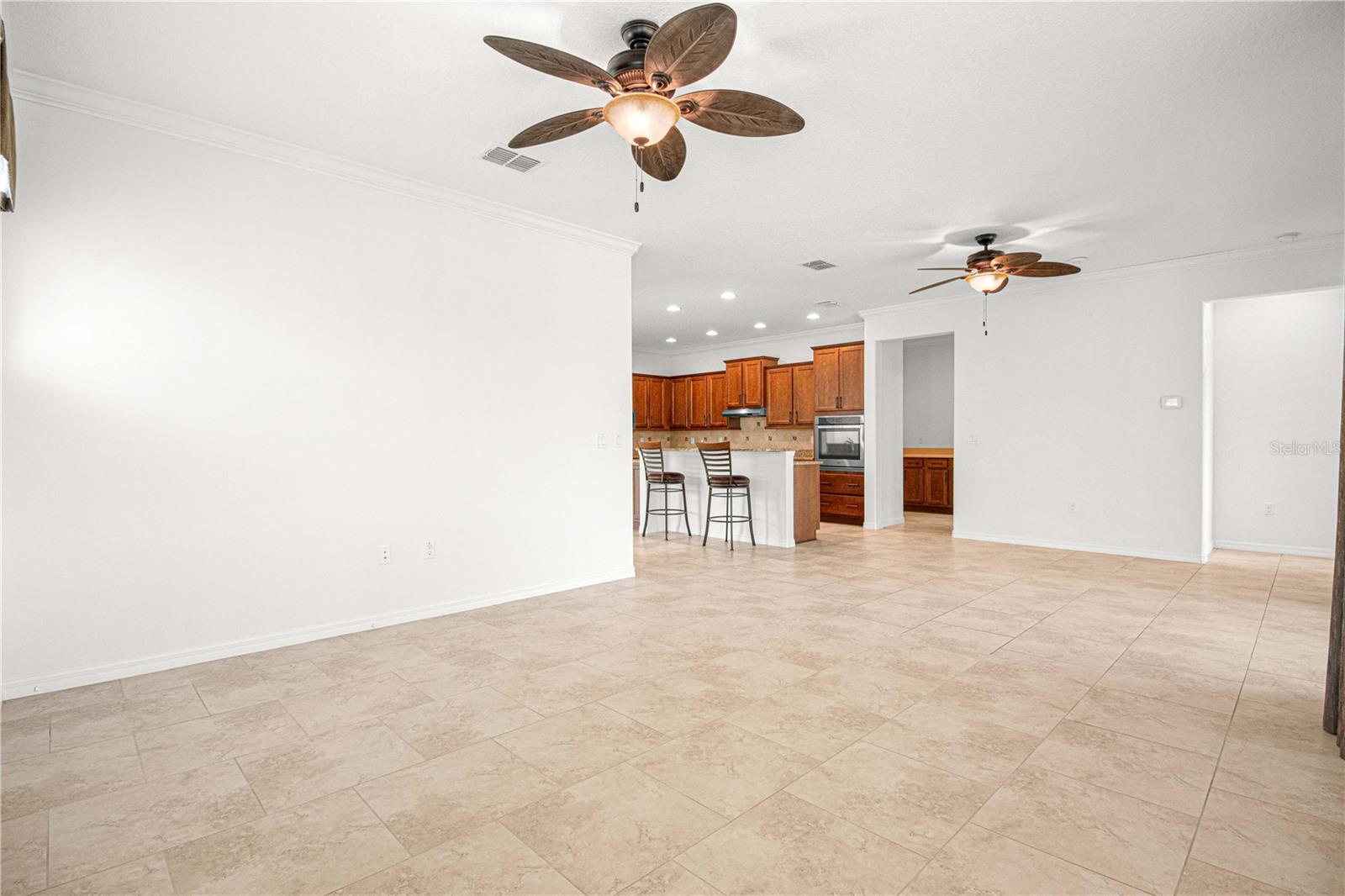 ON TOP OF THE WORLD - Residential