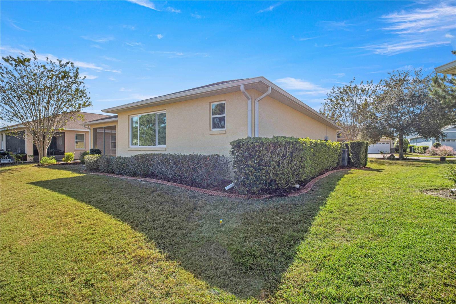 ON TOP OF THE WORLD - Residential