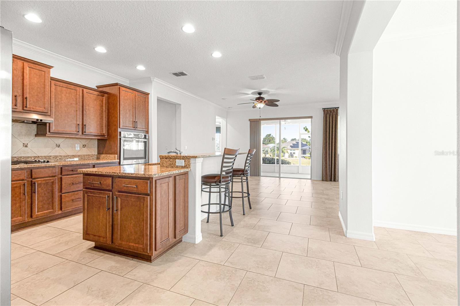 ON TOP OF THE WORLD - Residential