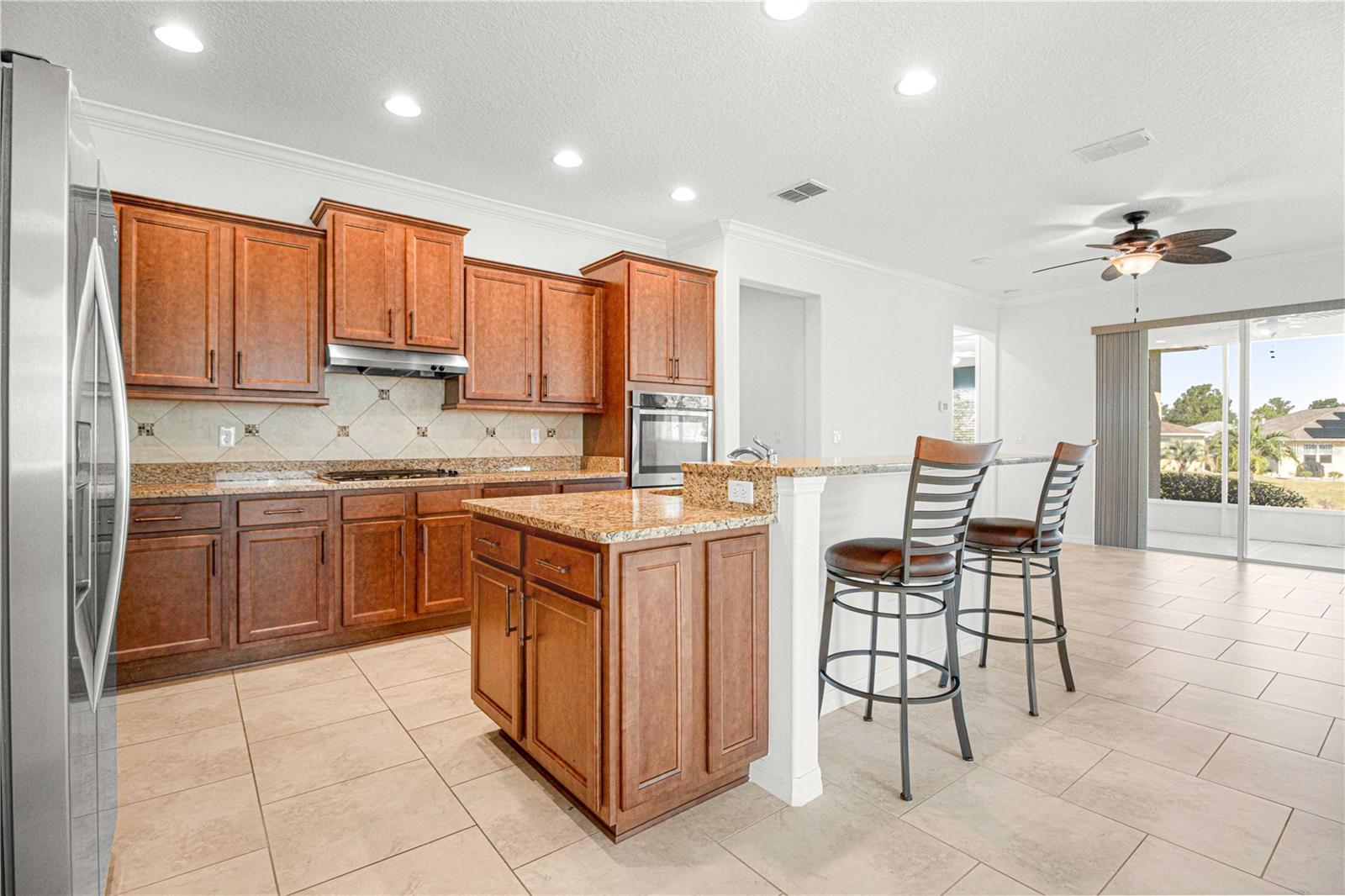 ON TOP OF THE WORLD - Residential