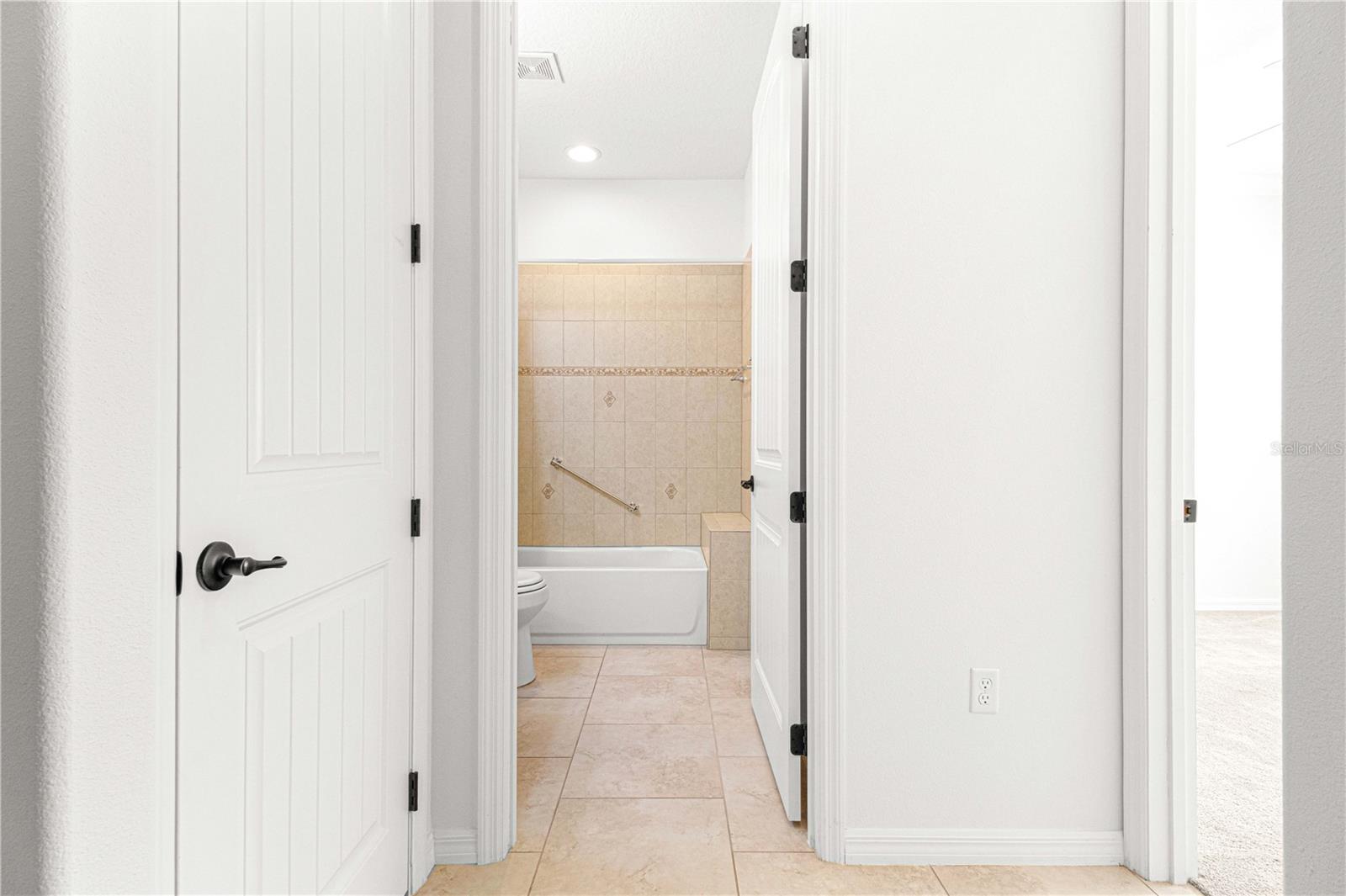 ON TOP OF THE WORLD - Residential