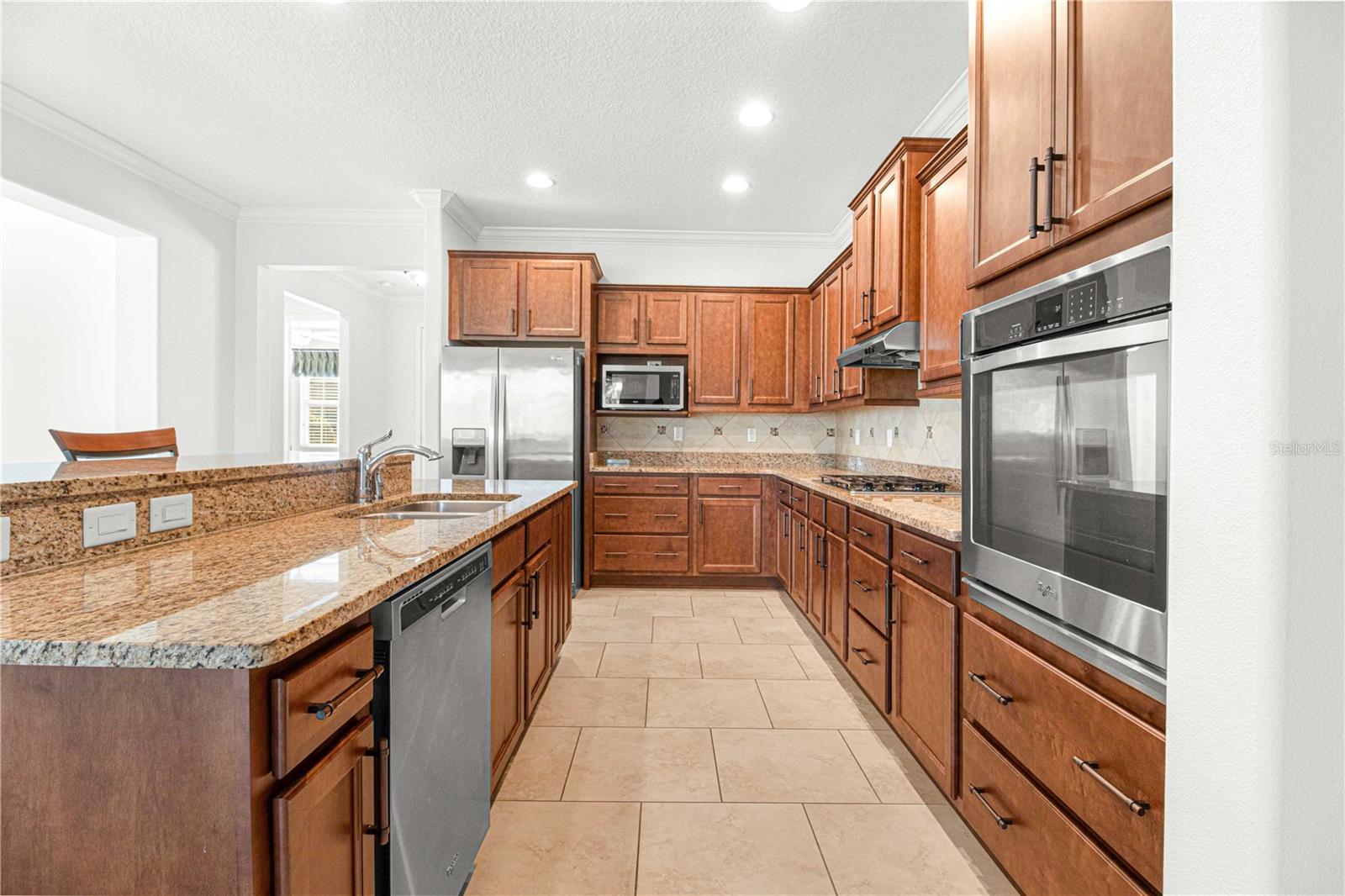 ON TOP OF THE WORLD - Residential