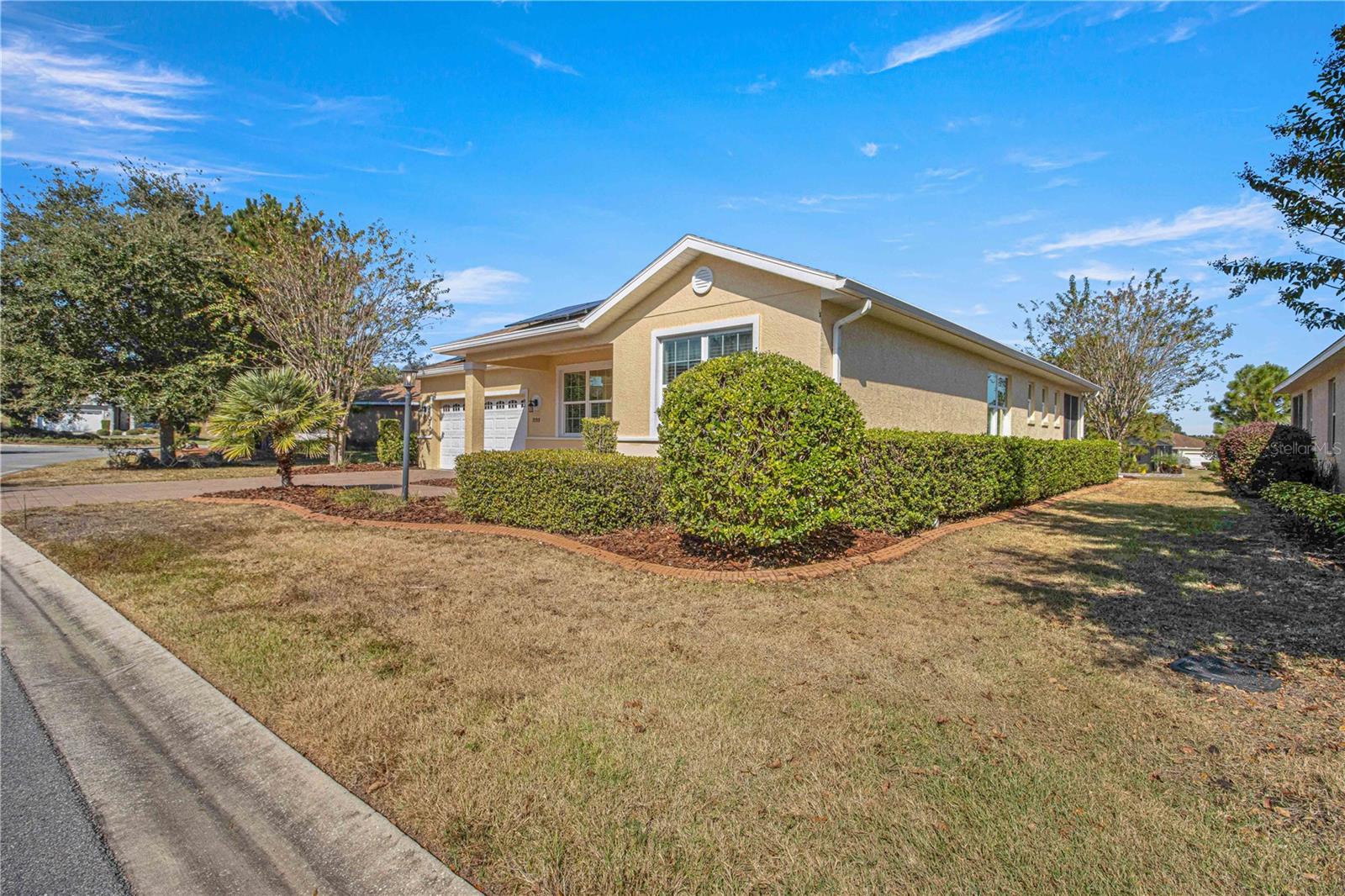 ON TOP OF THE WORLD - Residential