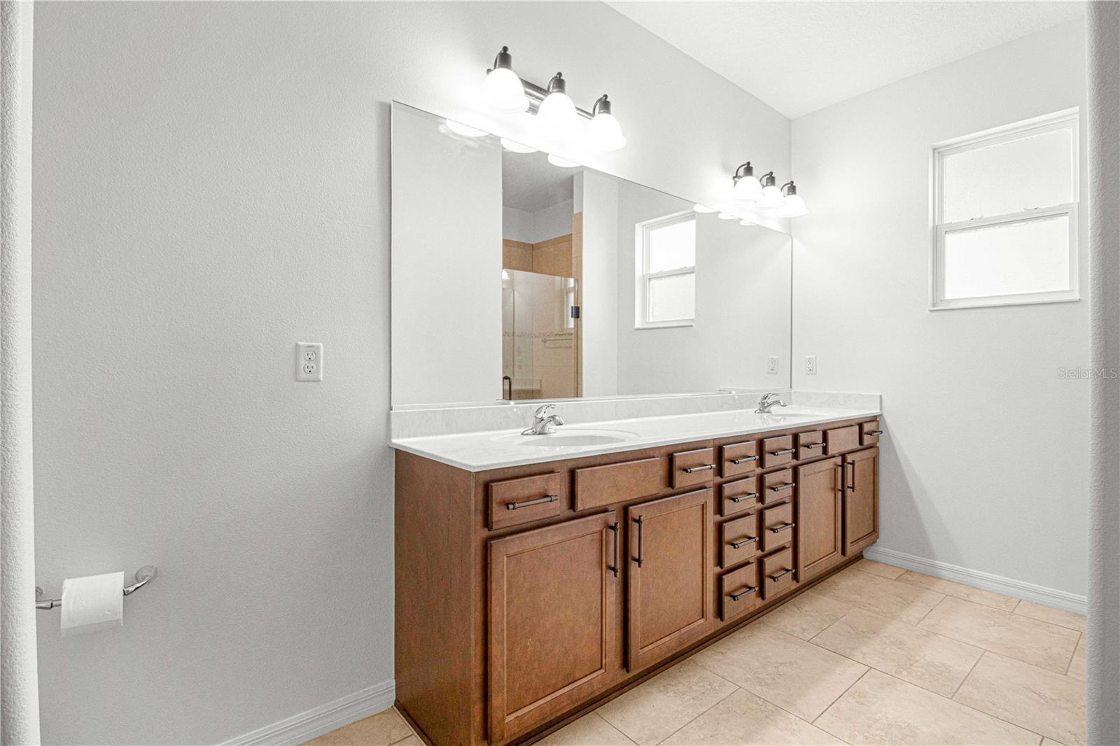 ON TOP OF THE WORLD - Residential