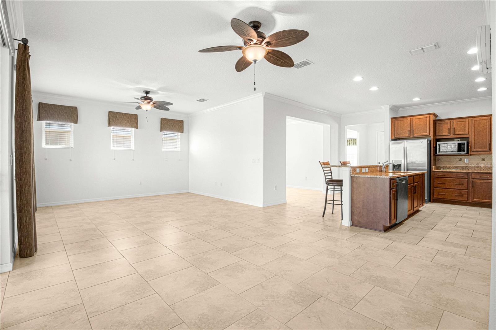 ON TOP OF THE WORLD - Residential