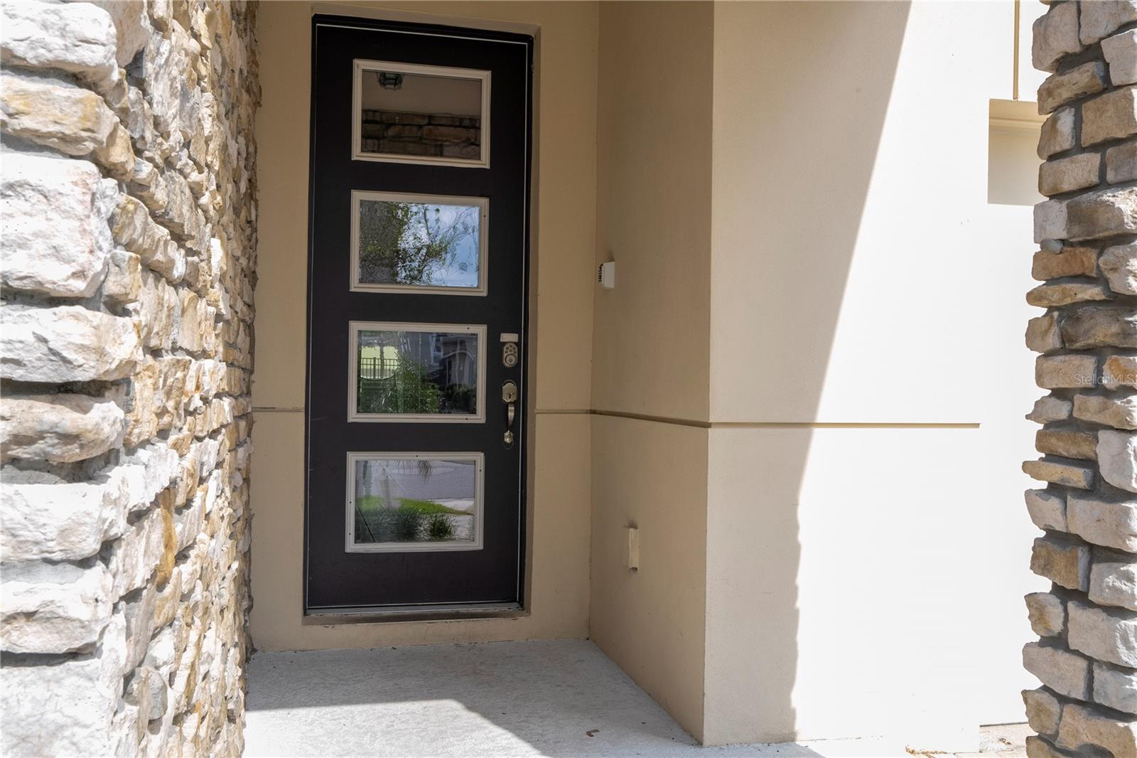 9043 SUNSHINE RIDGE LOOP