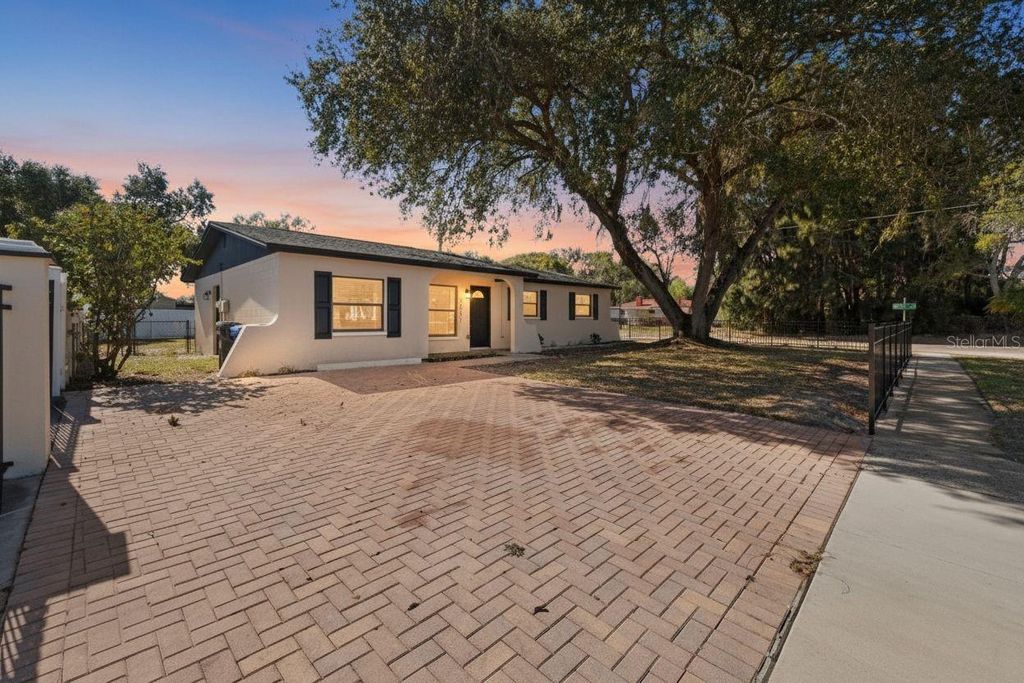 Photo of 2001 Balfour Circle, Tampa, FL 33619 (MLS # TB8468521)