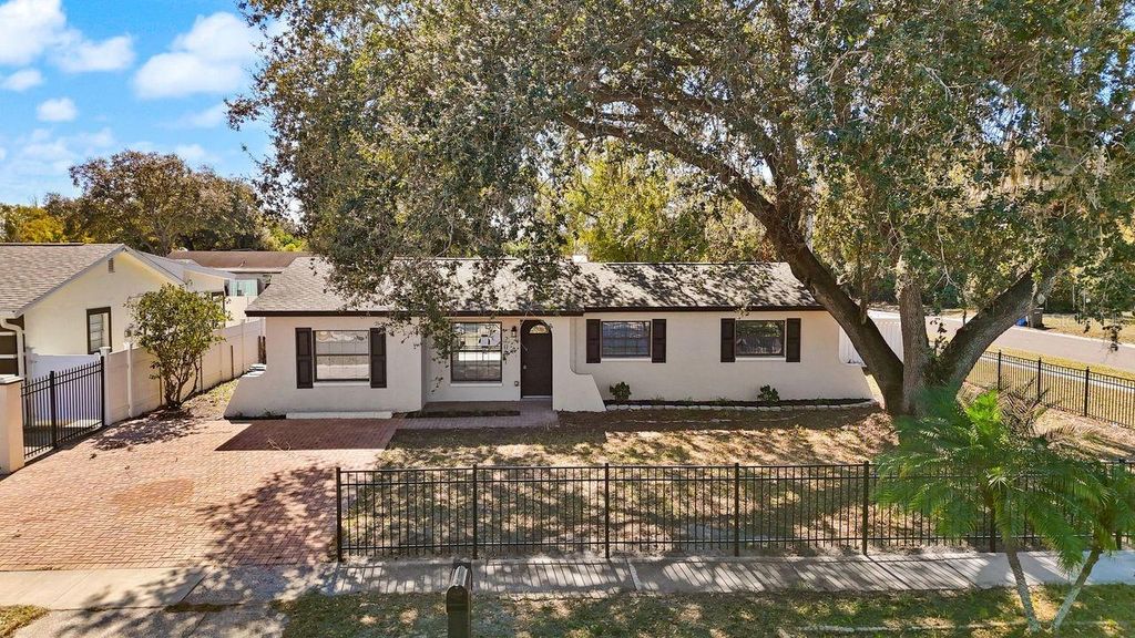 Photo of 2001 Balfour Circle, Tampa, FL 33619 (MLS # TB8468521)