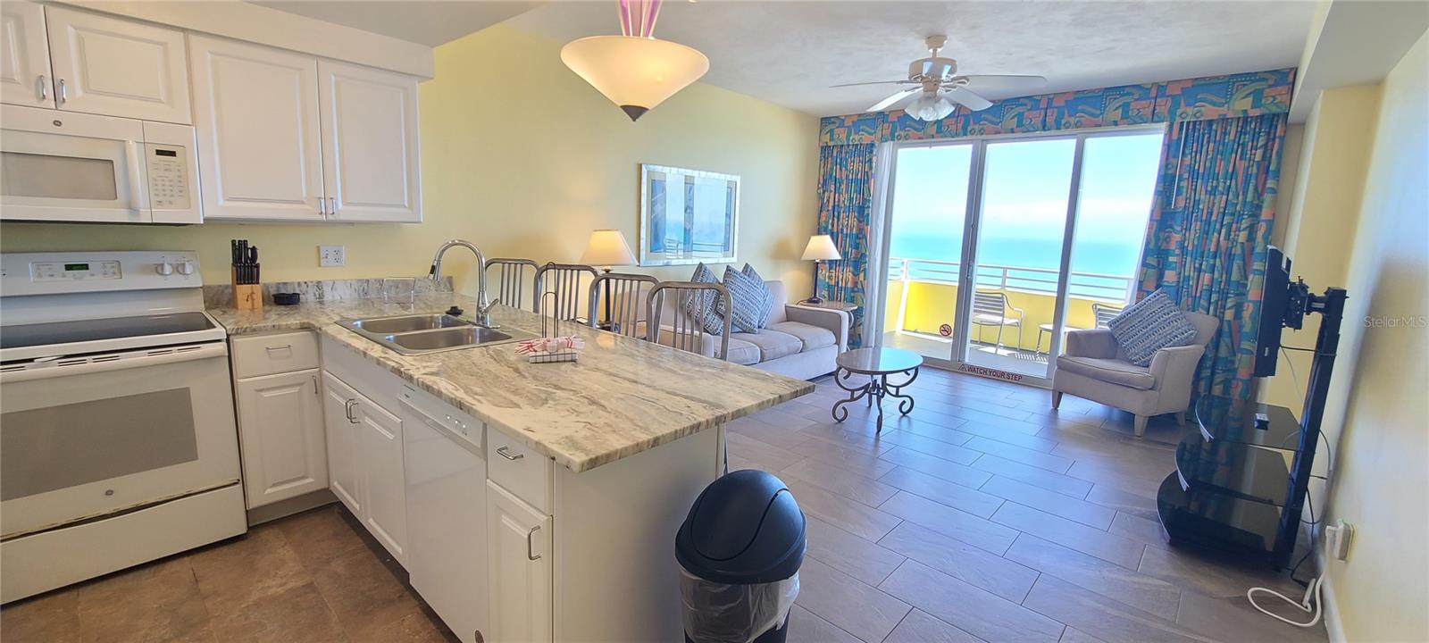 OCEAN WALK 01 DB CONDO - Residential