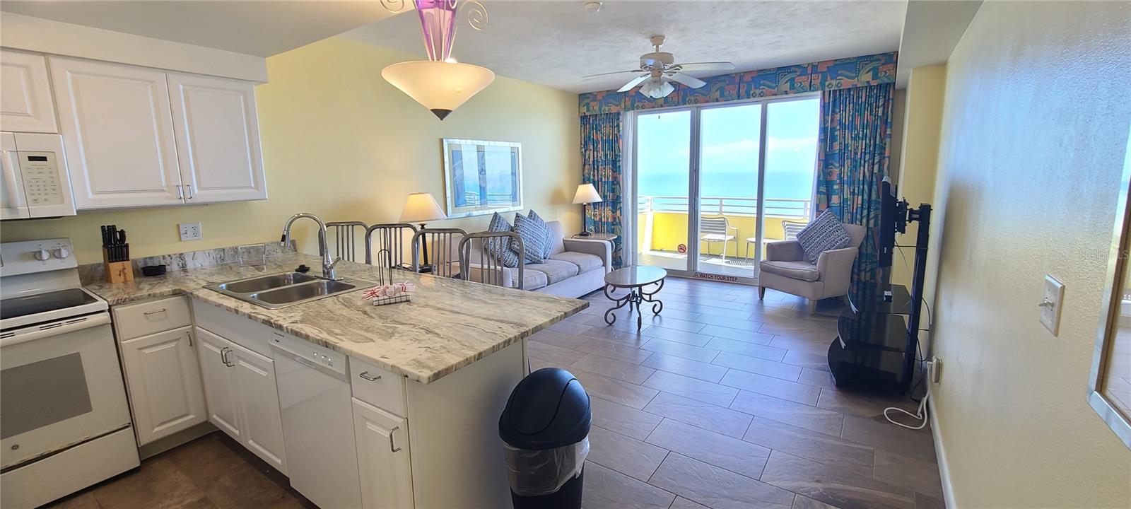 OCEAN WALK 01 DB CONDO - Residential