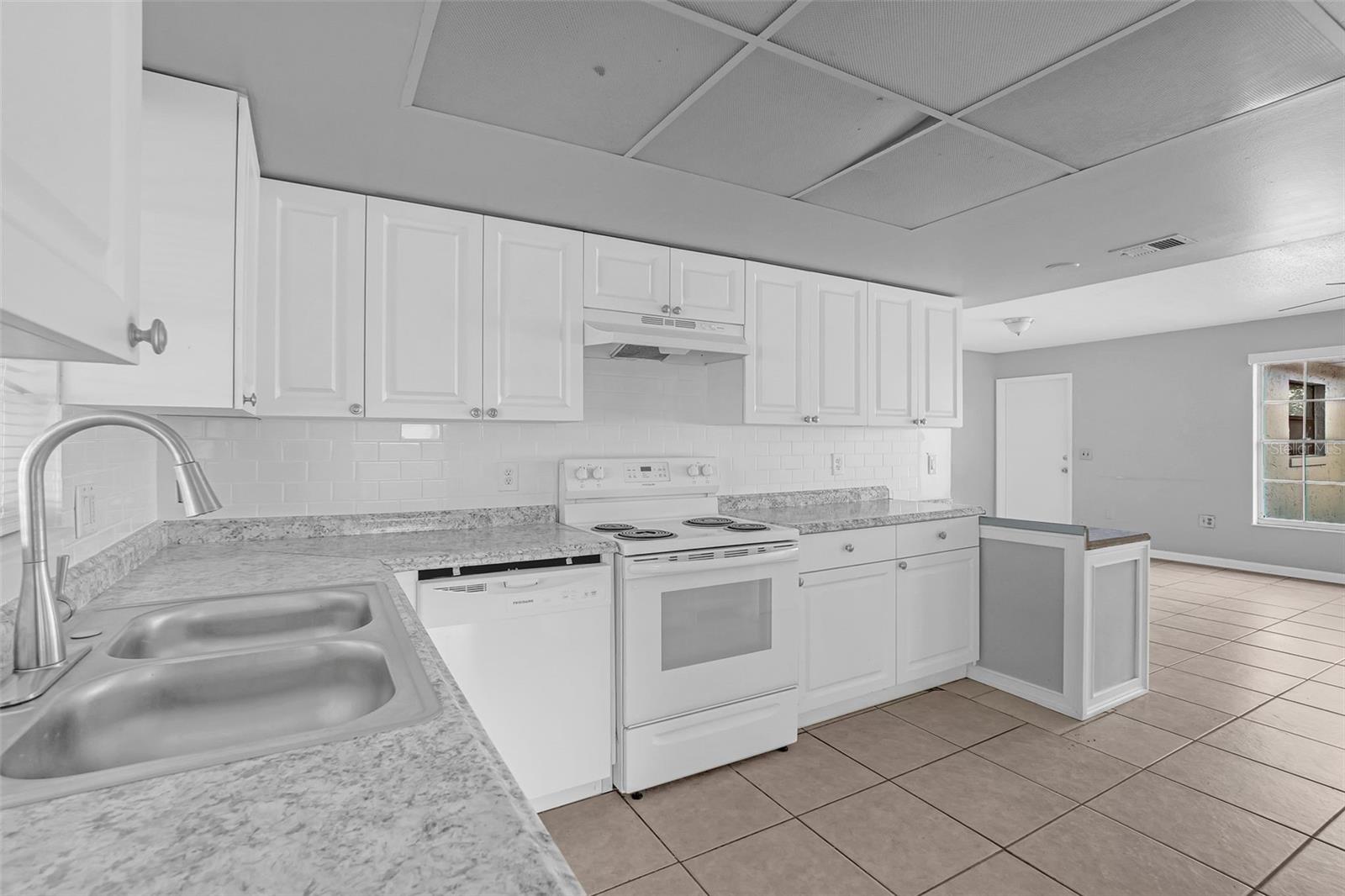 SPRING OAKS UNIT 4 - Residential