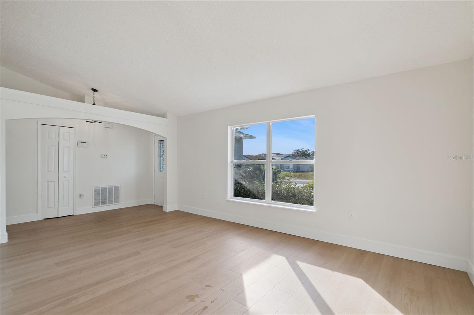 2437 AINSWORTH AVENUE