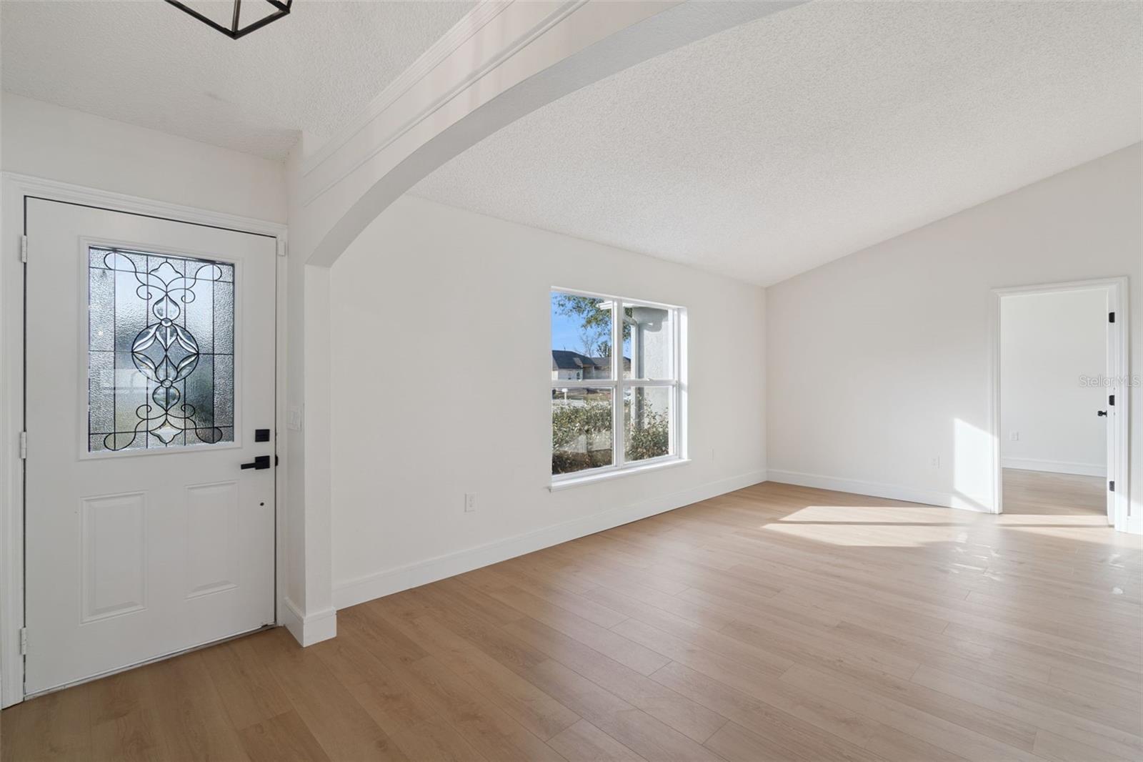 2437 AINSWORTH AVENUE