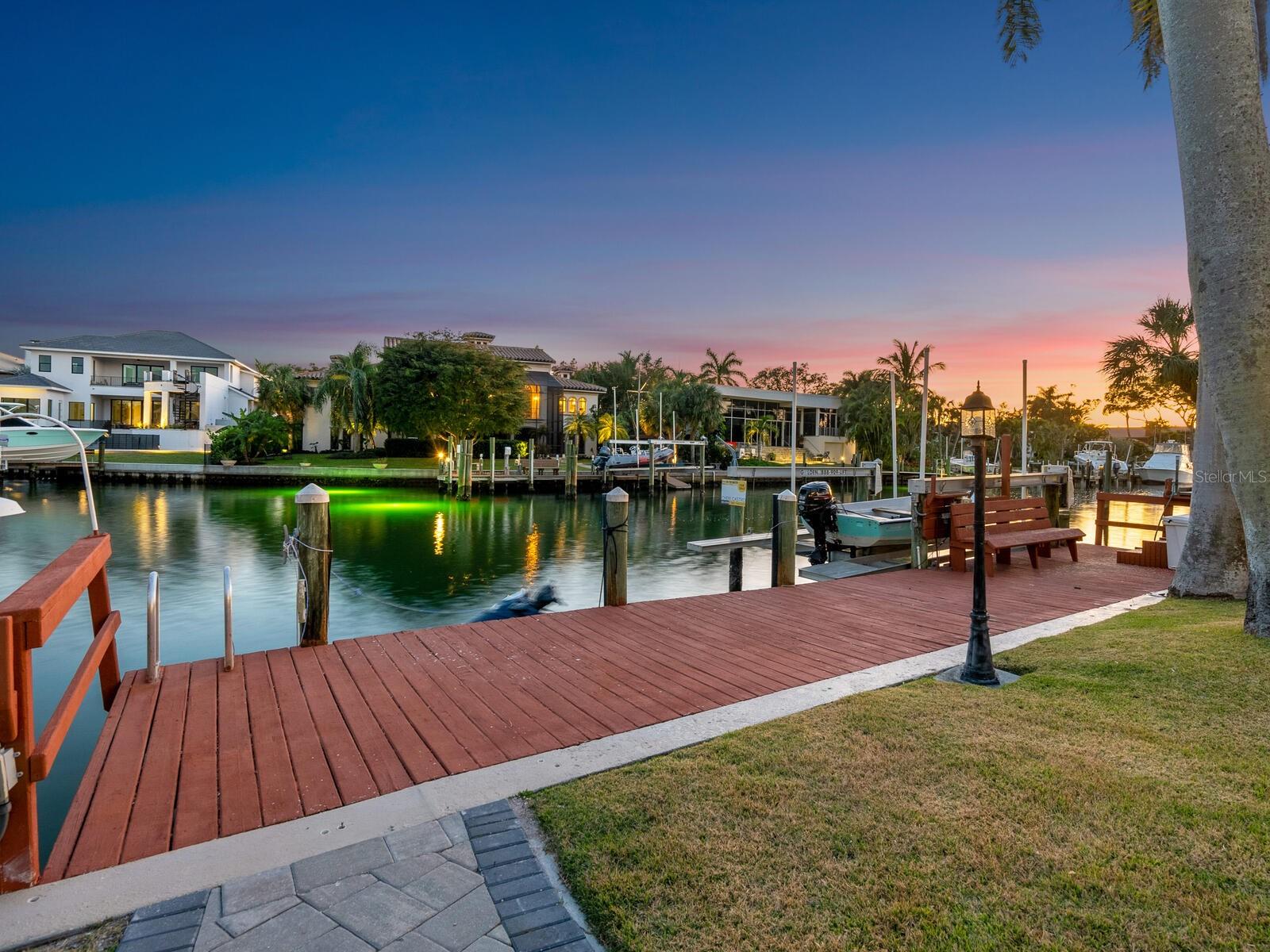 BAY ISLAND SHORES - Residential