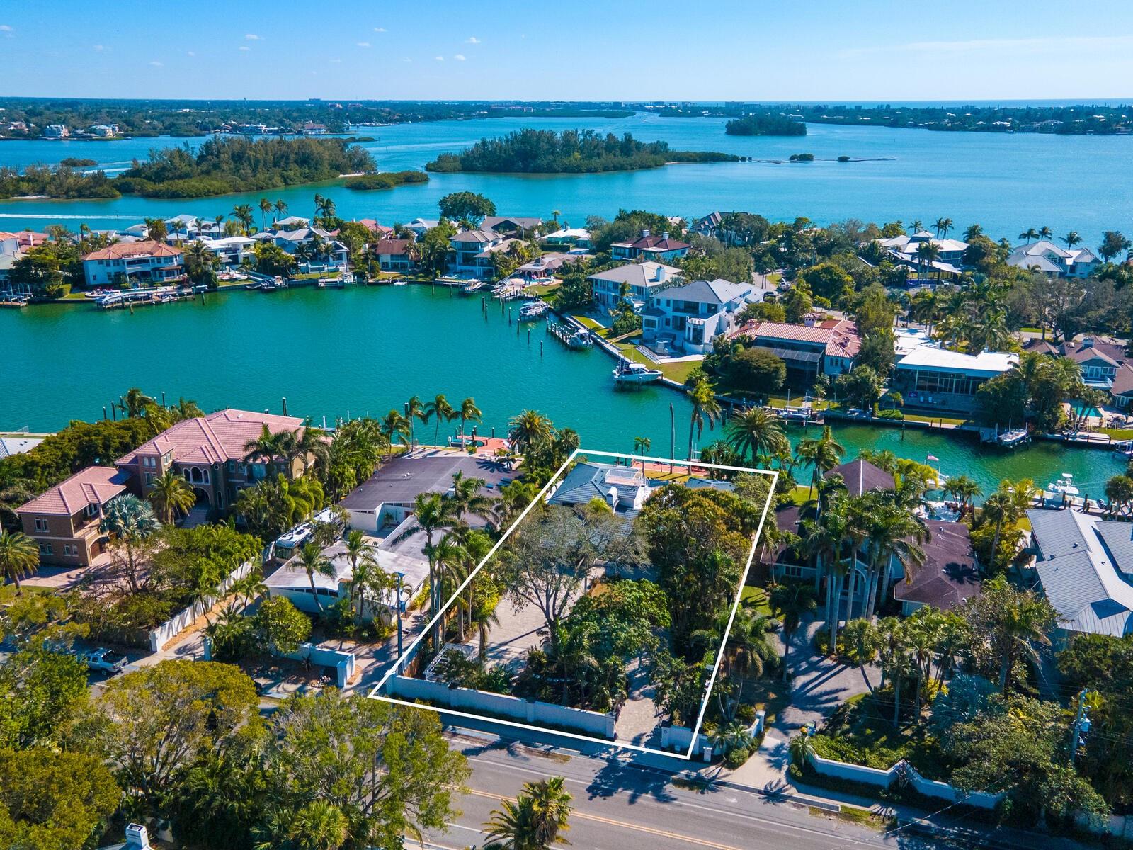 BAY ISLAND SHORES - Residential