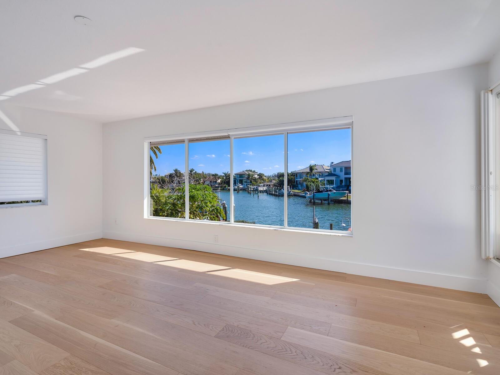 BAY ISLAND SHORES - Residential