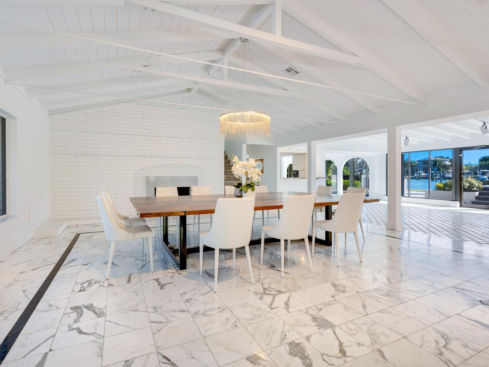 BAY ISLAND SHORES - Residential