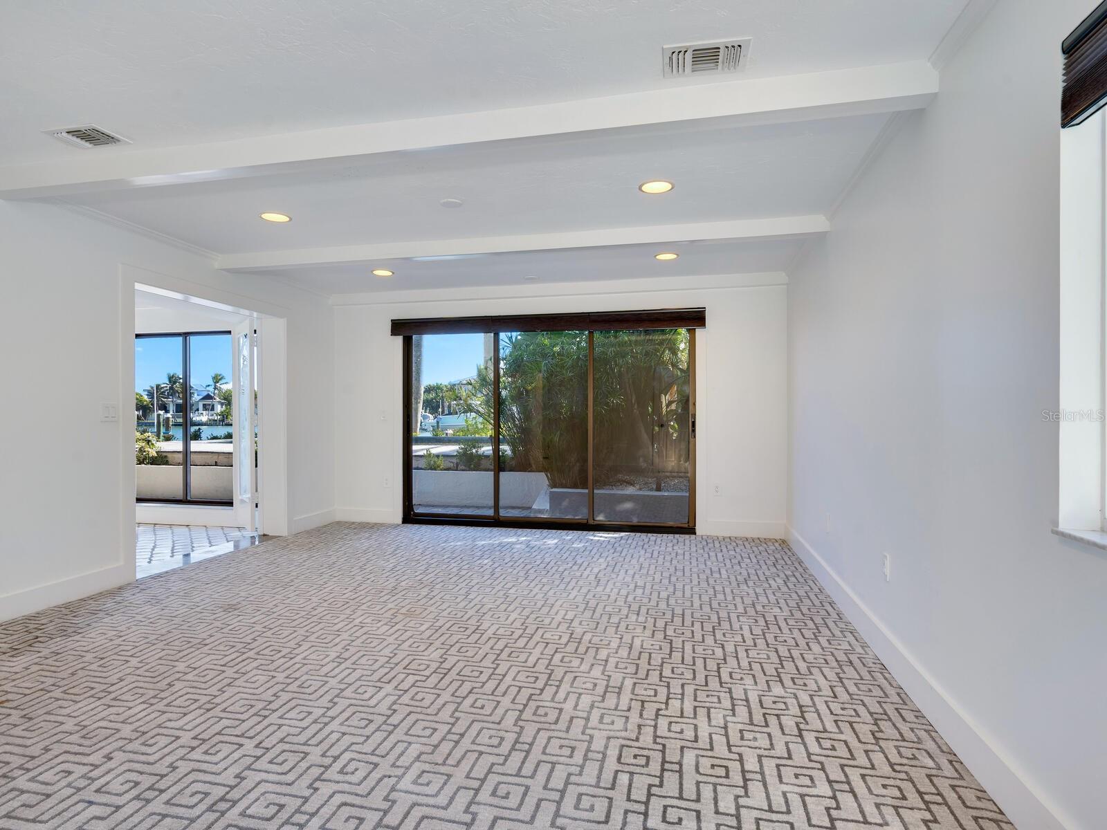 BAY ISLAND SHORES - Residential