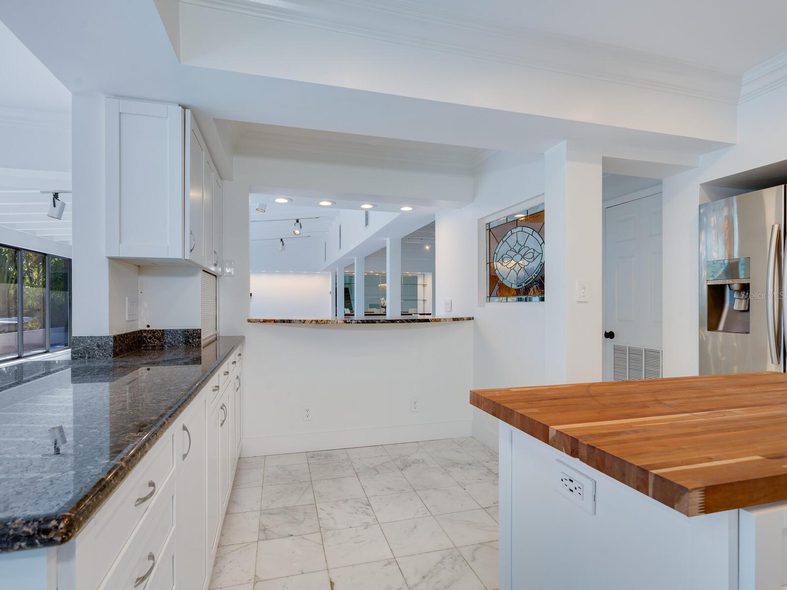 BAY ISLAND SHORES - Residential