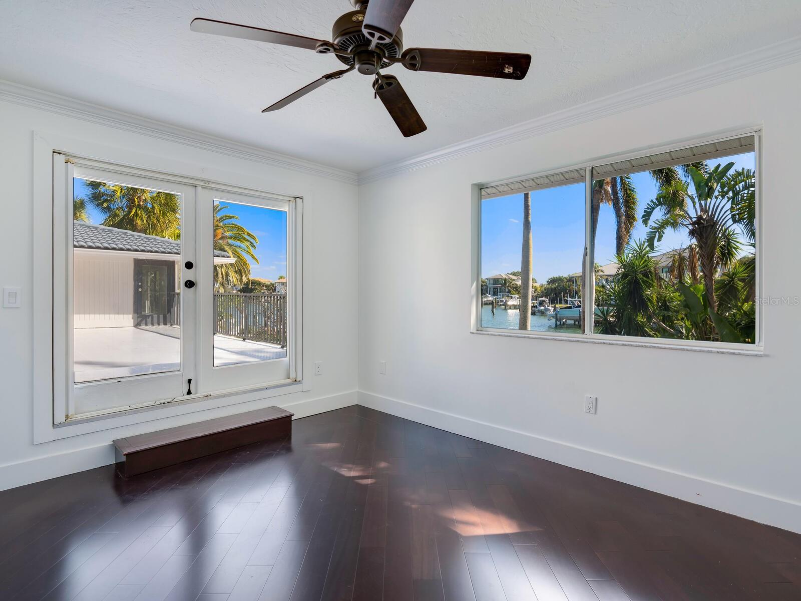 BAY ISLAND SHORES - Residential