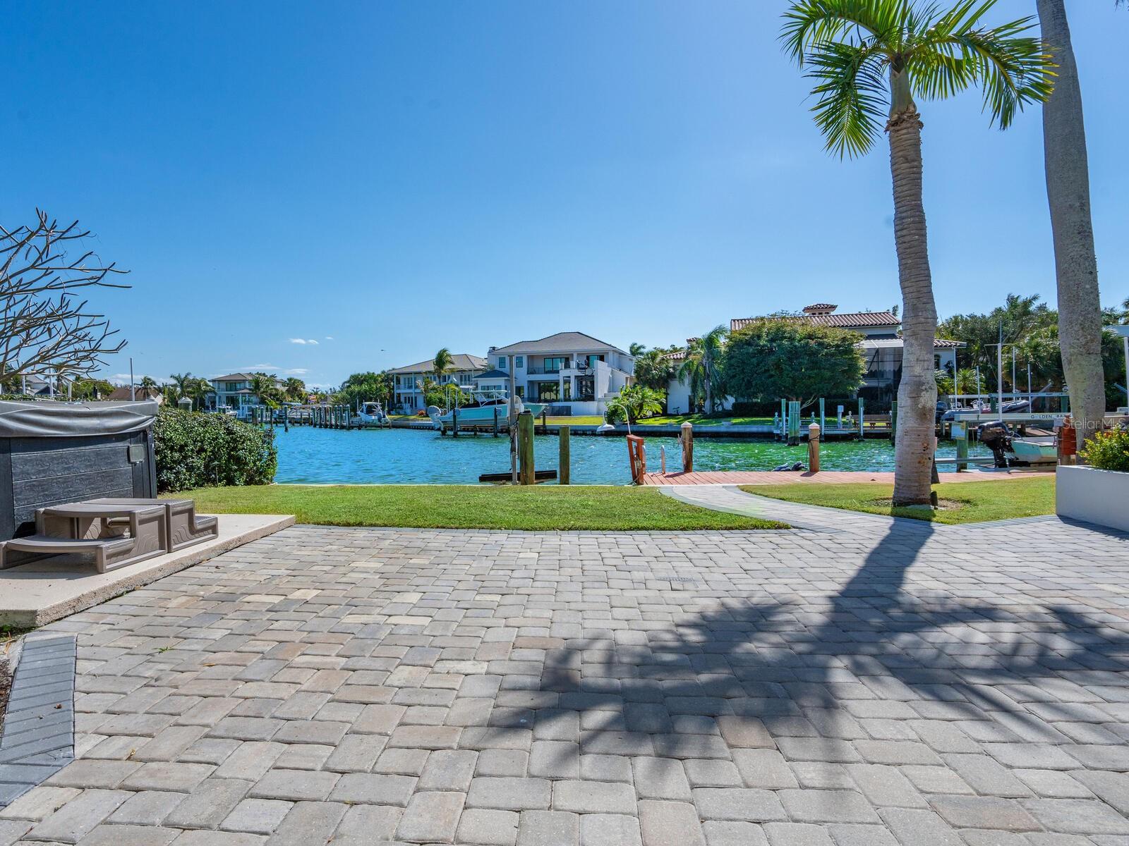 BAY ISLAND SHORES - Residential