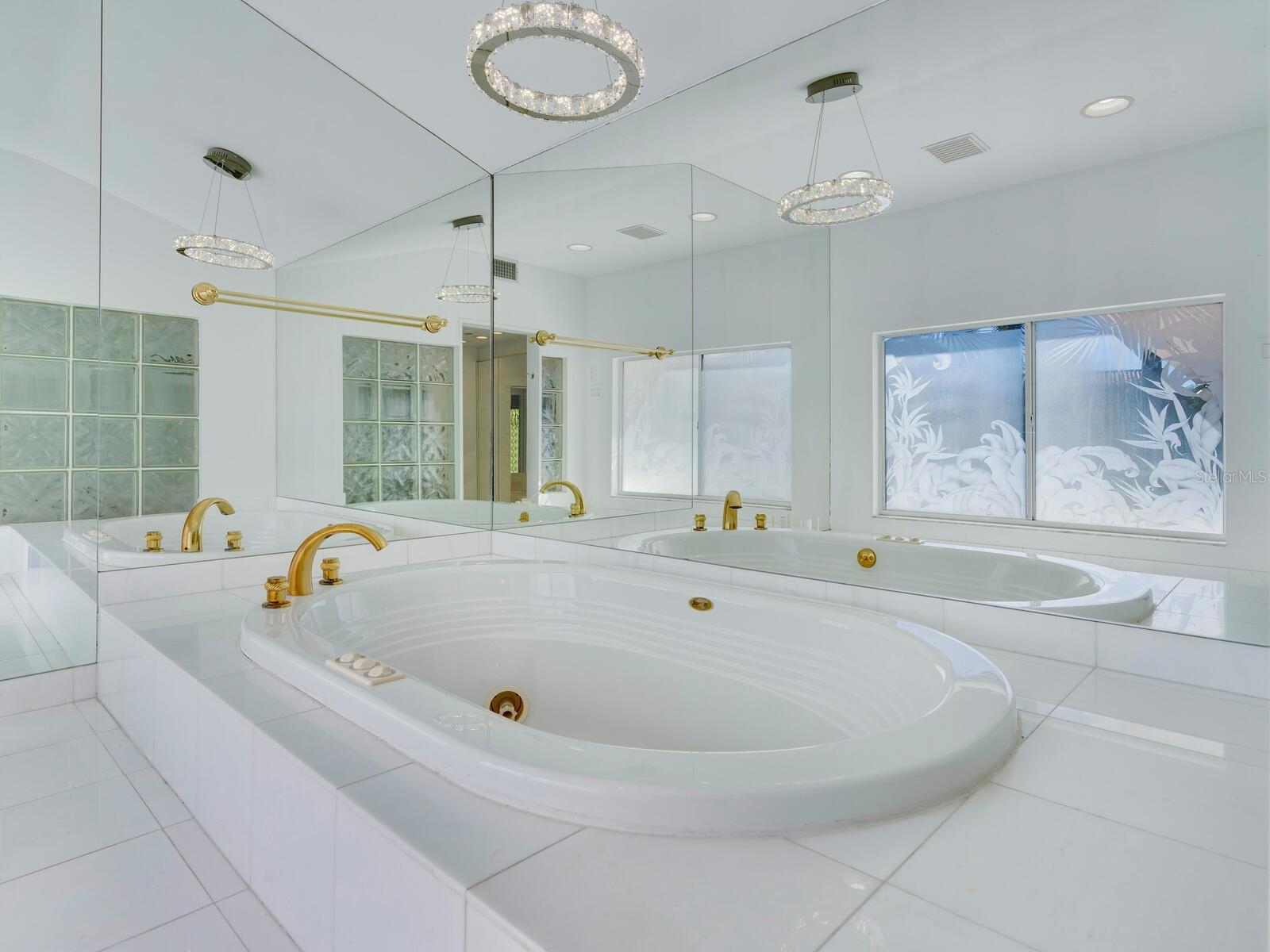 BAY ISLAND SHORES - Residential