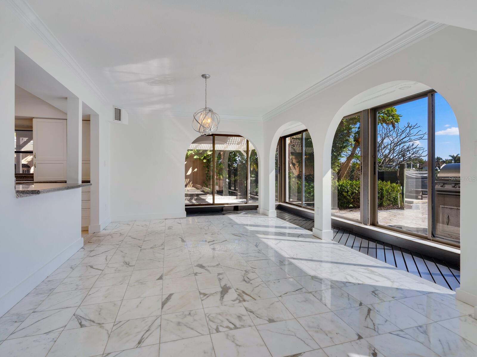 BAY ISLAND SHORES - Residential