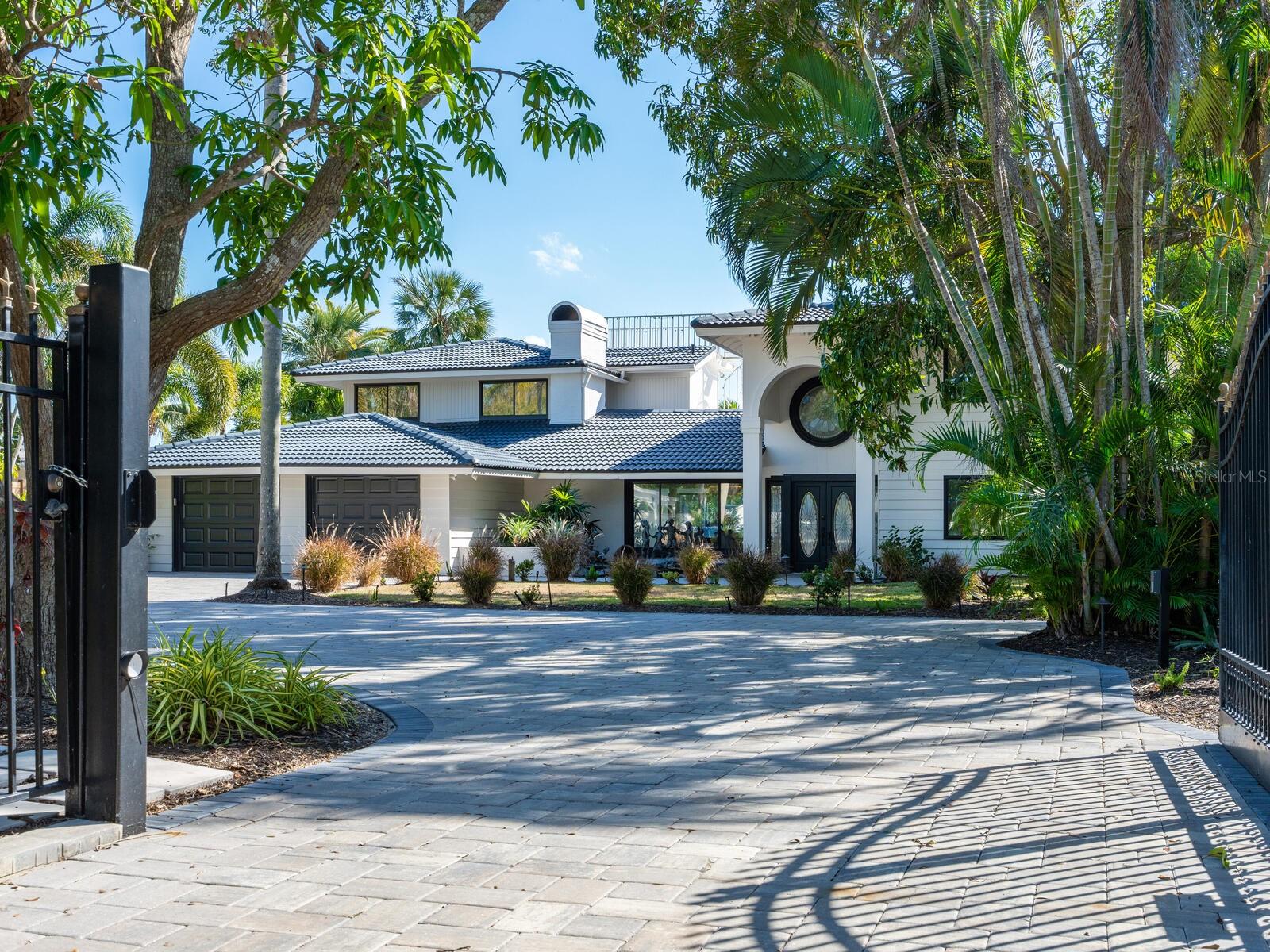 BAY ISLAND SHORES - Residential