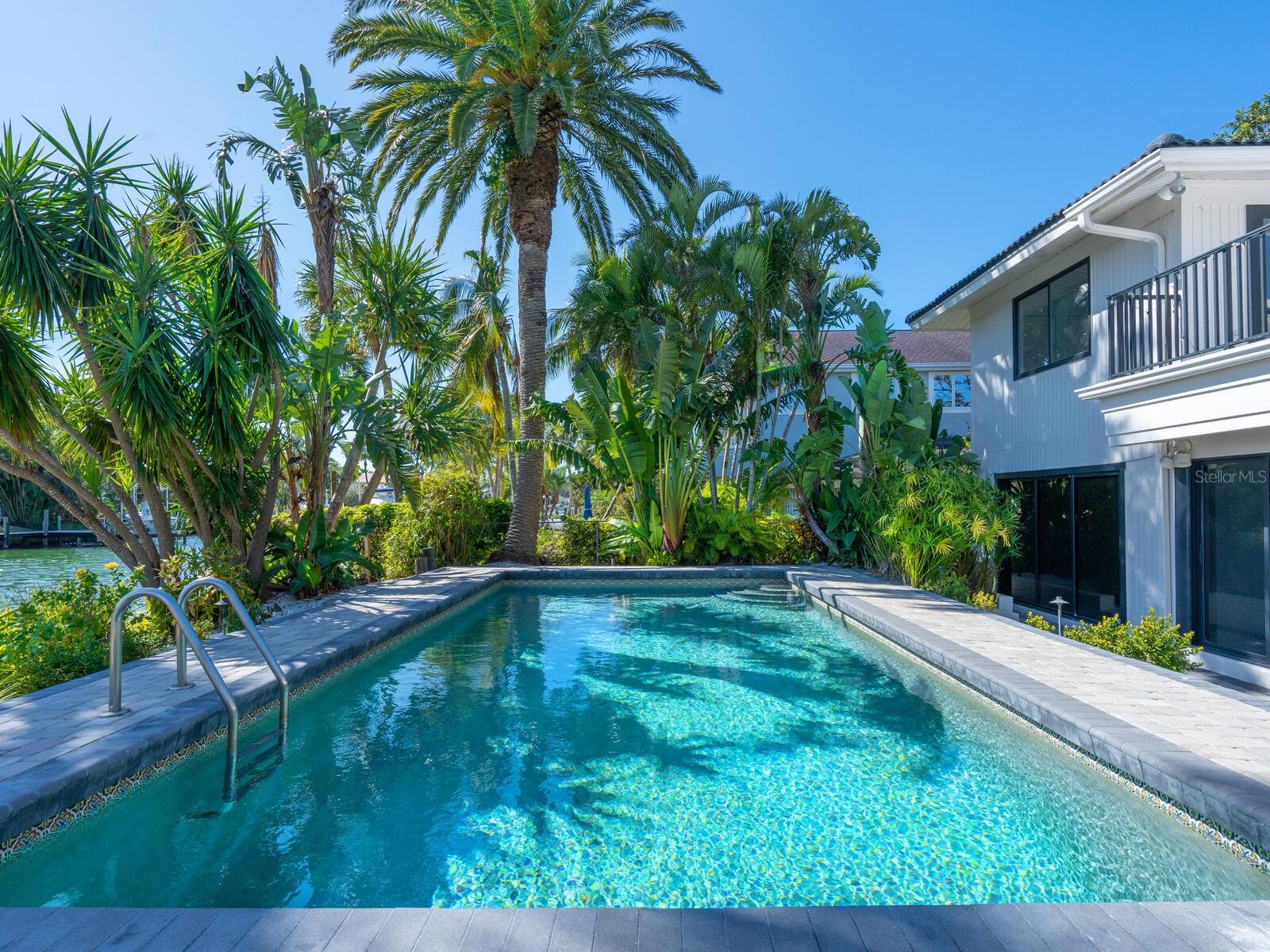 BAY ISLAND SHORES - Residential