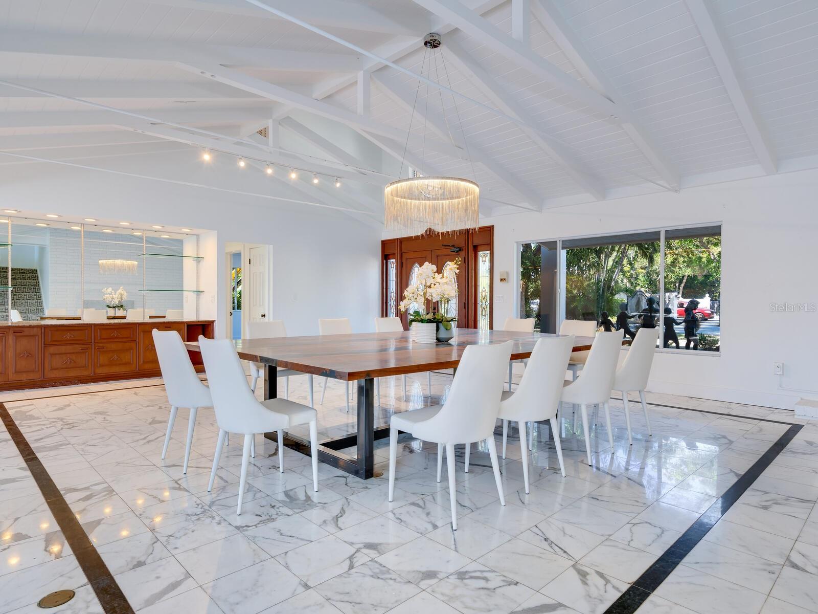 BAY ISLAND SHORES - Residential