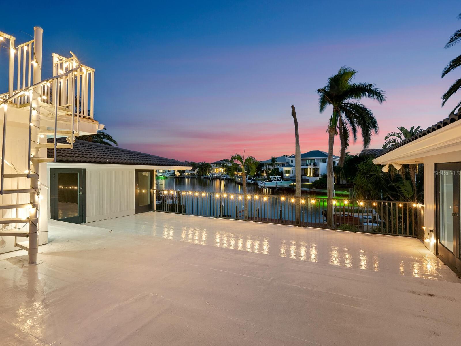 BAY ISLAND SHORES - Residential