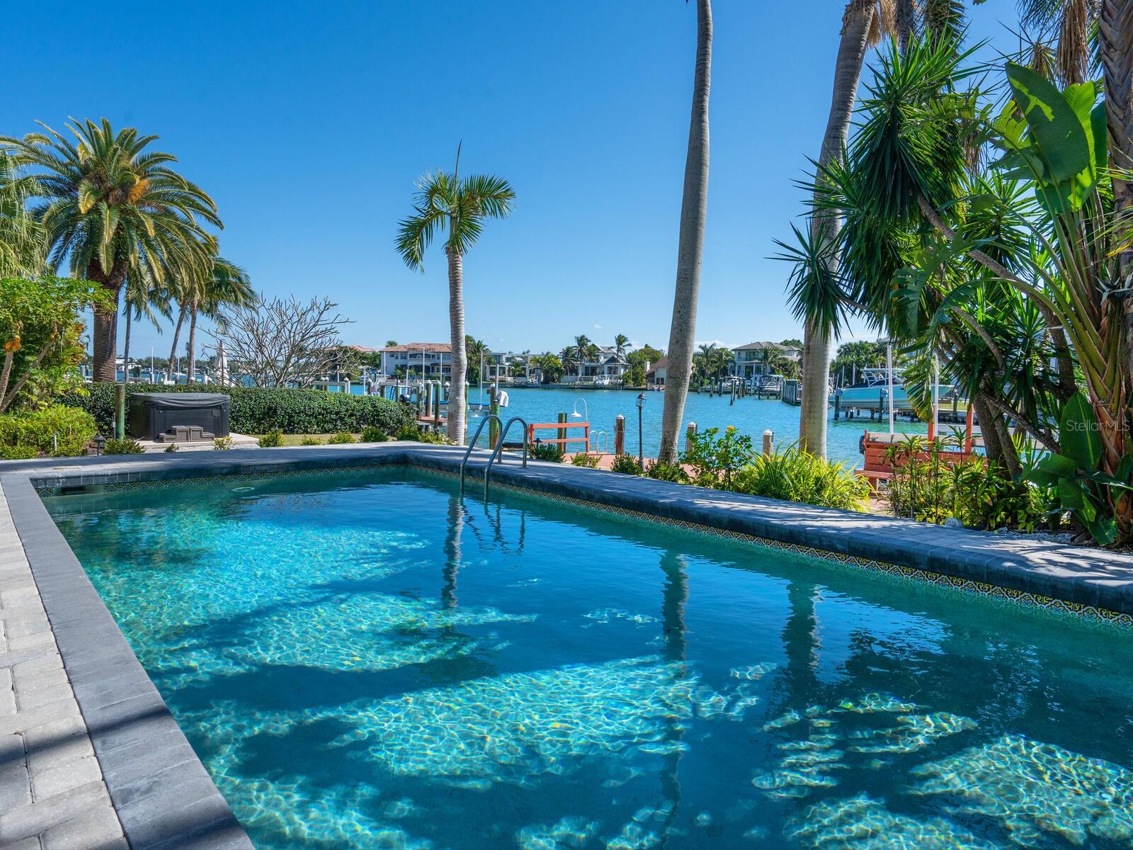 BAY ISLAND SHORES - Residential