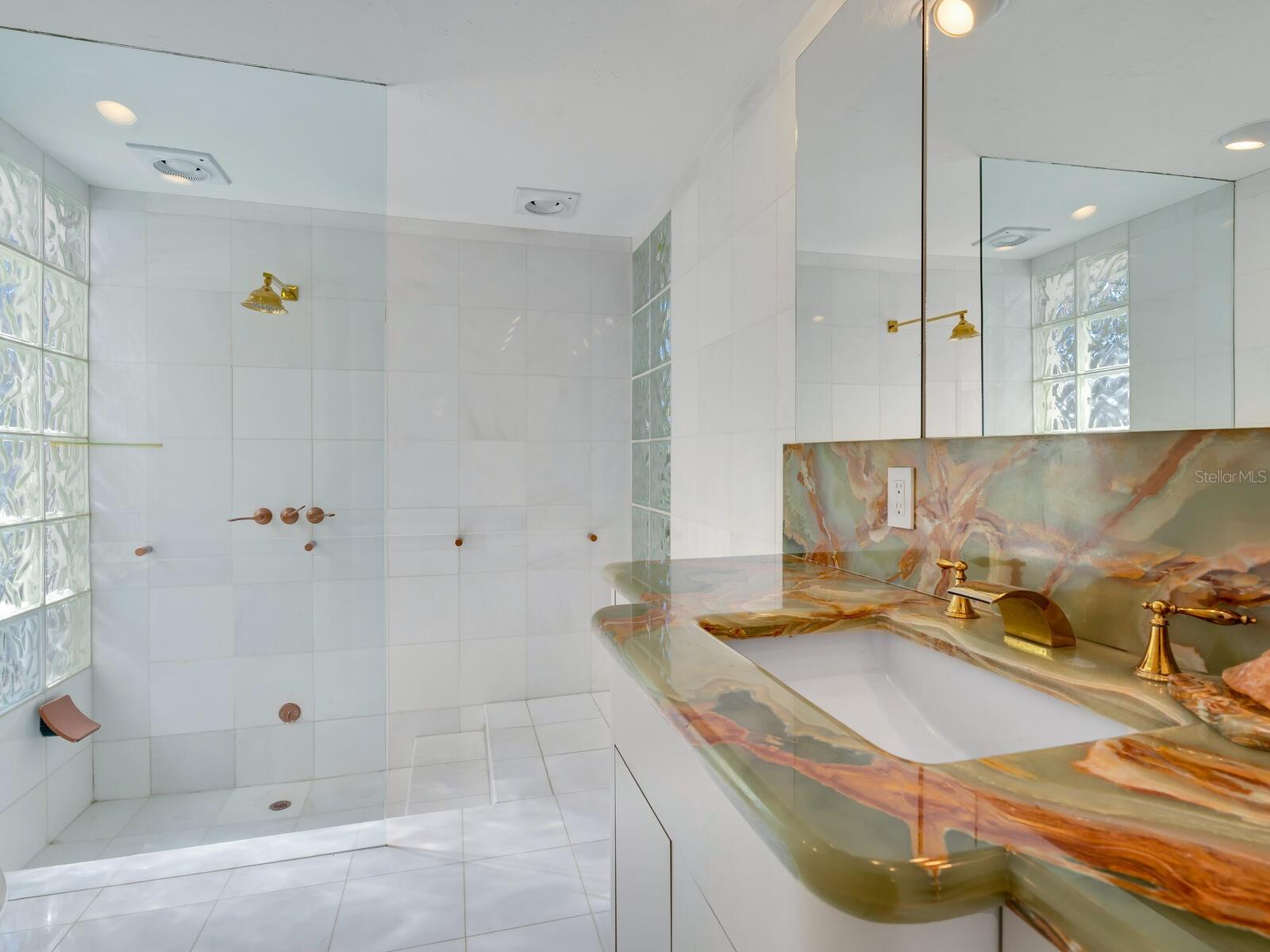 BAY ISLAND SHORES - Residential