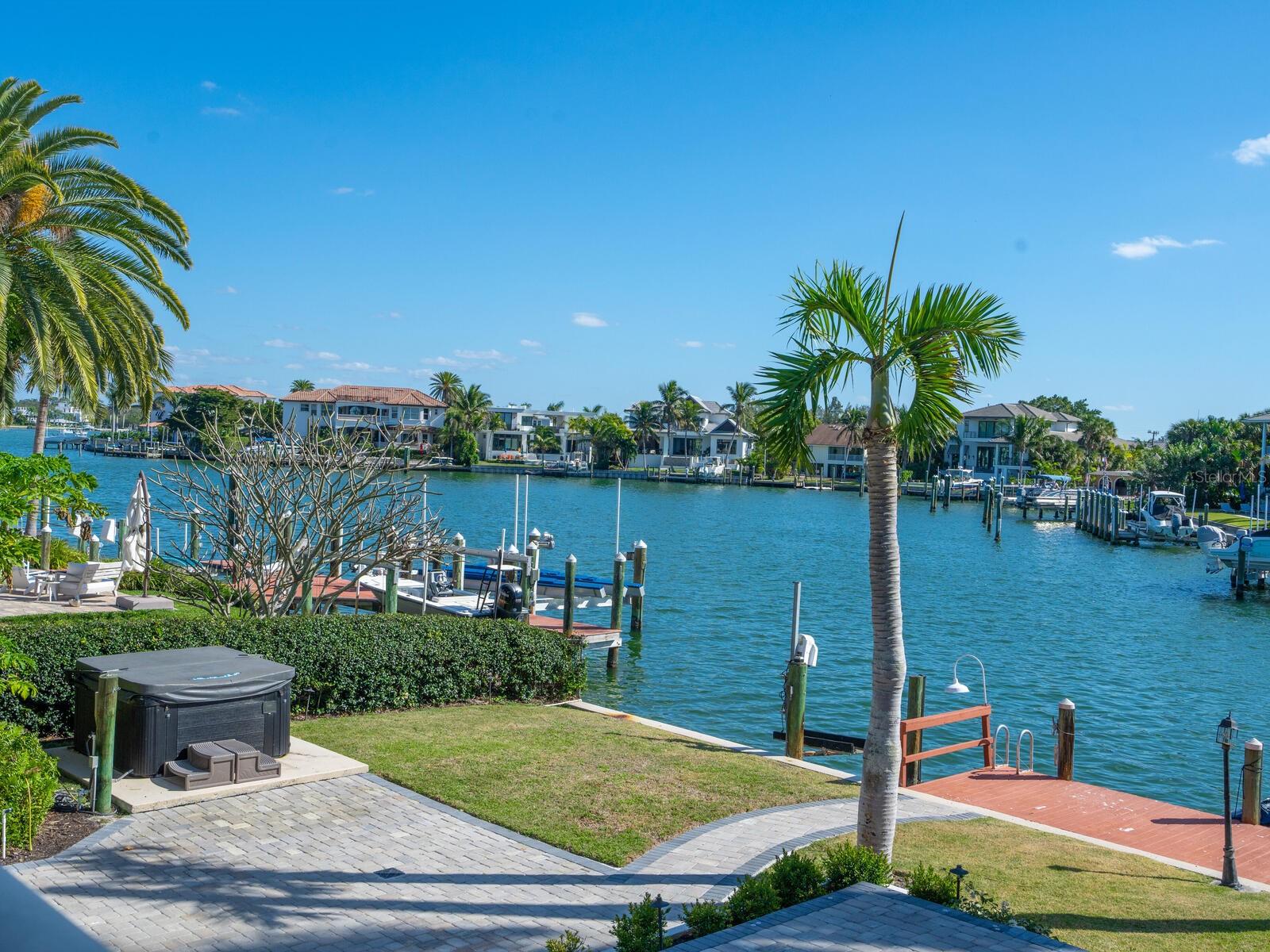 BAY ISLAND SHORES - Residential