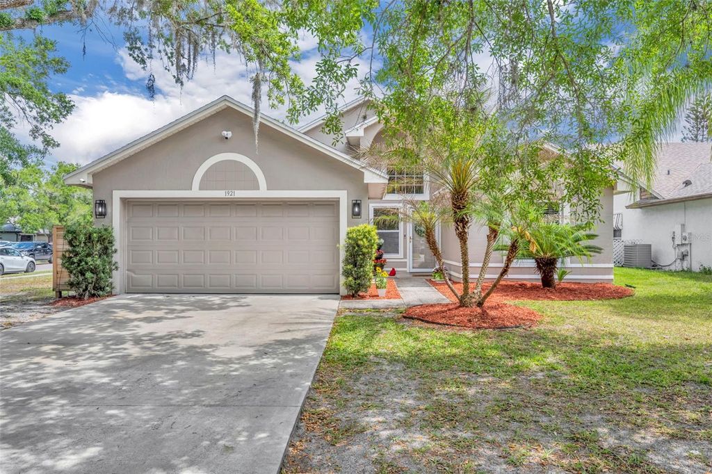 Photo of 1921 Blue Fox Court, Orlando, FL 32825 (MLS # O6407477)